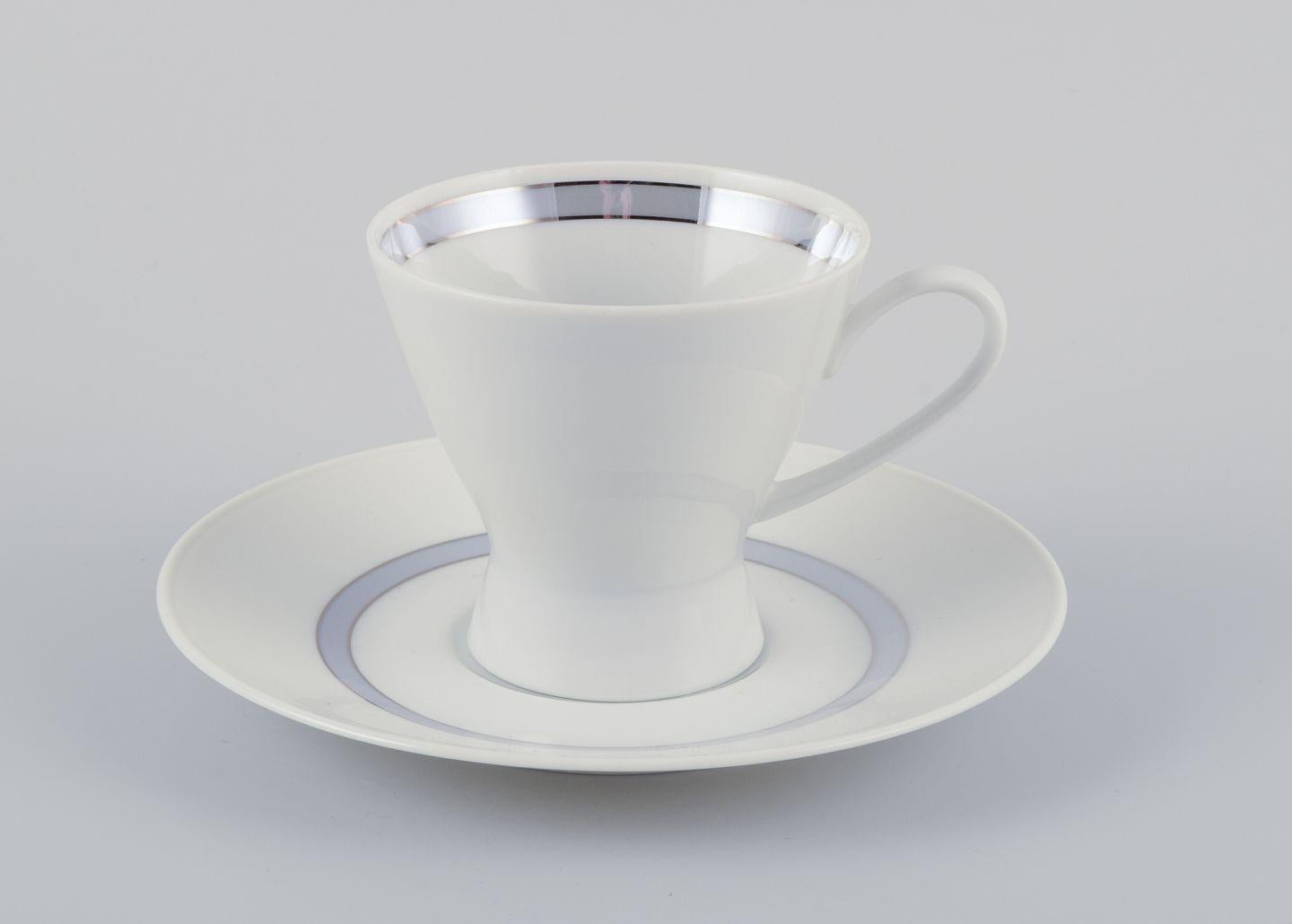 Tedesco Rosenthal Studio-Line, Germania. Un servizio da caffè in porcellana per sei persone. in vendita