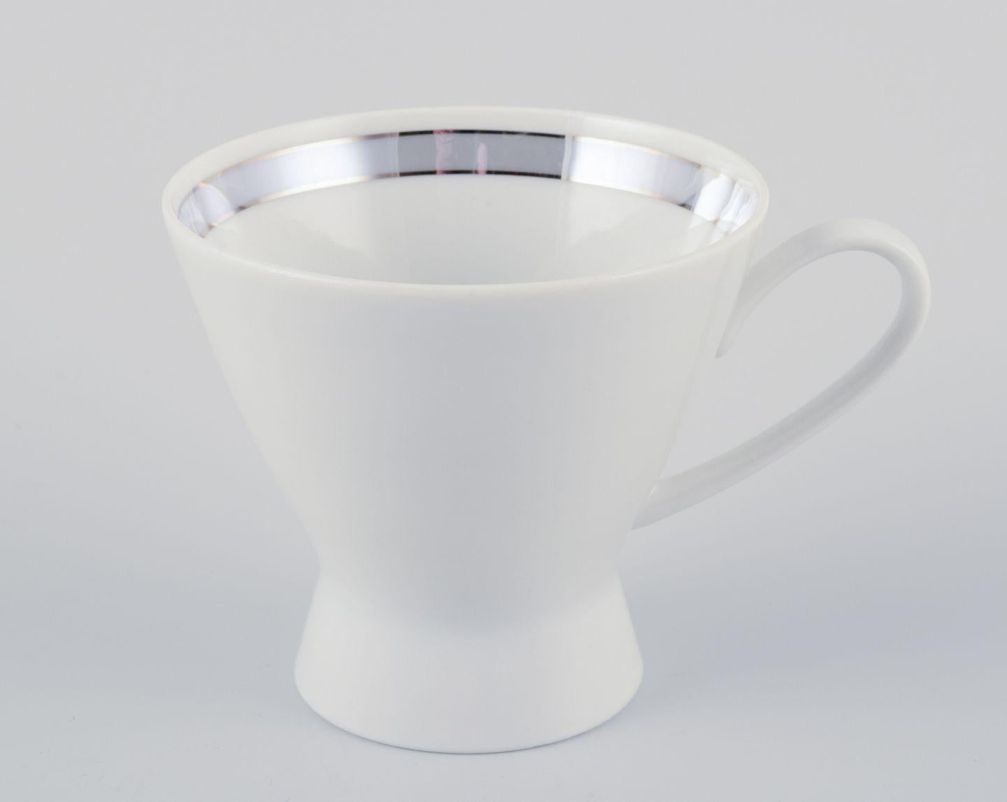Smaltato Rosenthal Studio-Line, Germania. Un servizio da caffè in porcellana per sei persone. in vendita