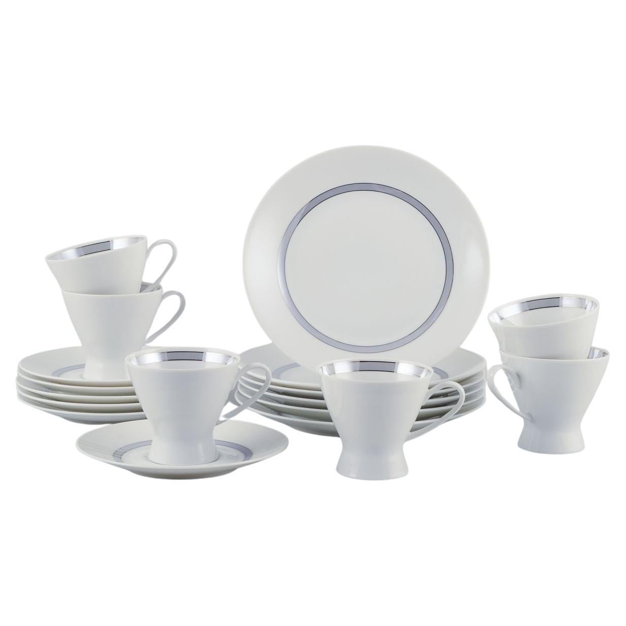Rosenthal Studio-Line, Allemagne. Un service à café en porcelaine pour six personnes.