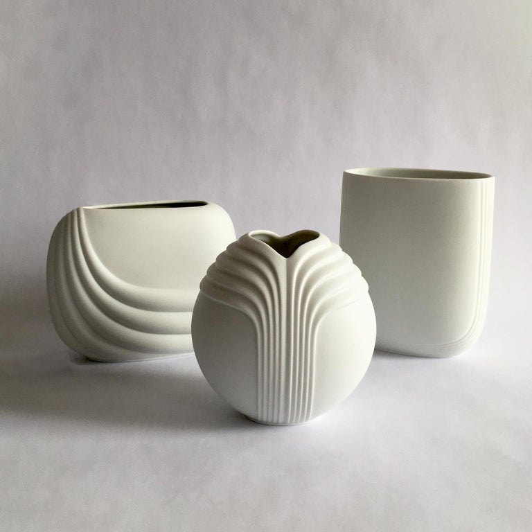 Rosenthal Studio Line Porcelain Bisque Vase by Uta Feyl, Curved Geometric Shape In Good Condition For Sale In New York, NY