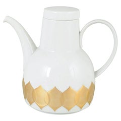 Rosenthal Studio-Line. Porcelain coffee pot with white glaze and gold décor.