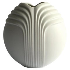 Vase en porcelaine biscuit blanche Rosenthal Studio Line par Uta Feyl, forme circulaire