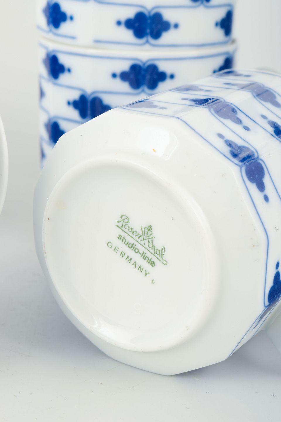 Rosenthal Studio-linie, six pairs of coffee cups with saucers and cream jug. (Glasiert) im Angebot