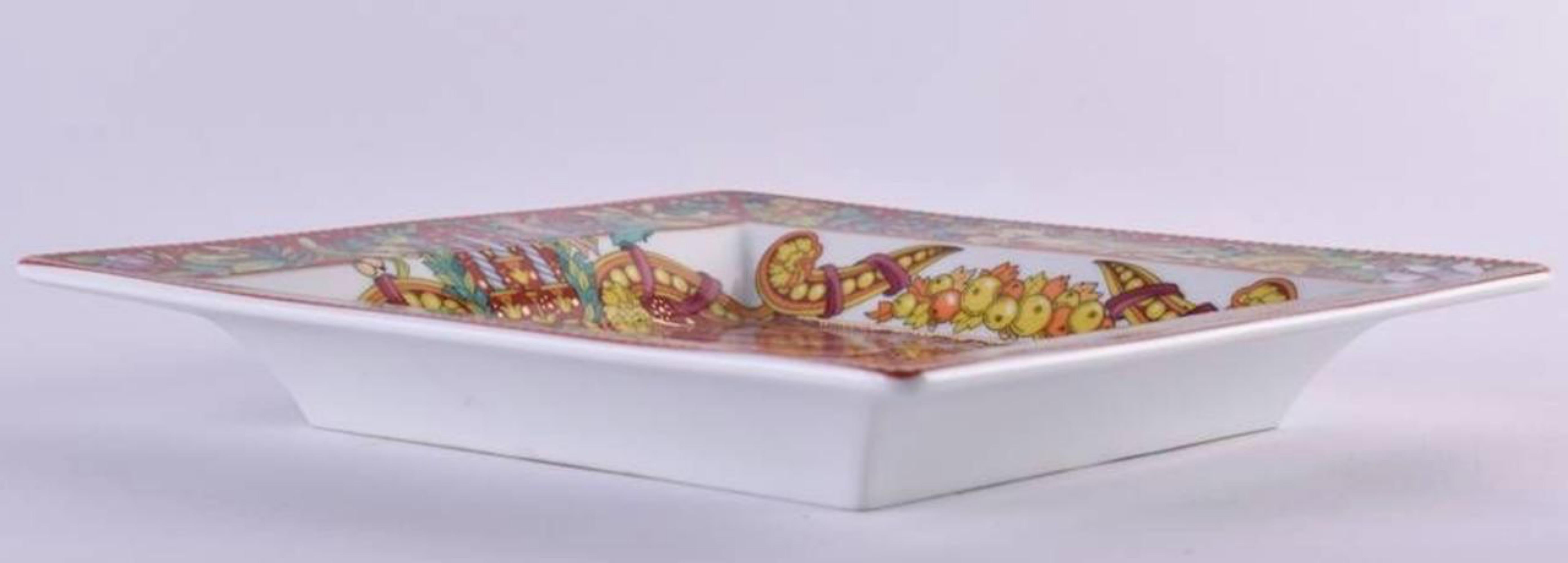 Cuenco para ofrendas Rosenthal Studioline, Porcelana Versace, Decoración Le Reve de Noel siglo XX en venta