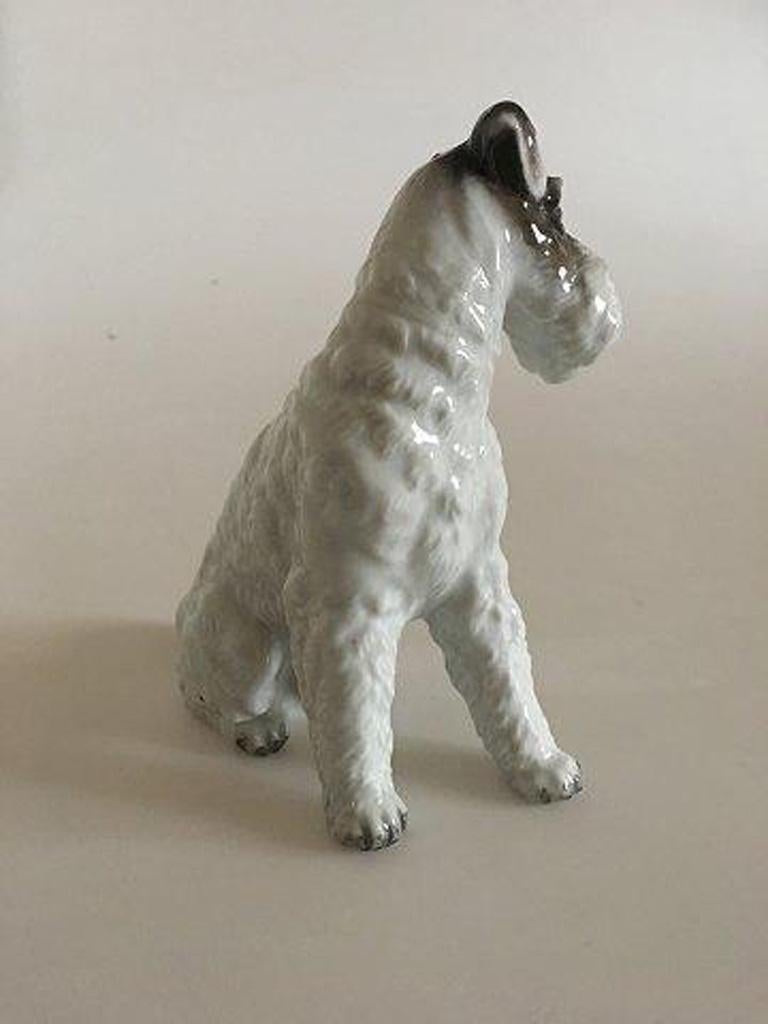 Rosenthal Terrier dog figurine in Porcelain. 

Measures 15cm høj og i god stand.
 
