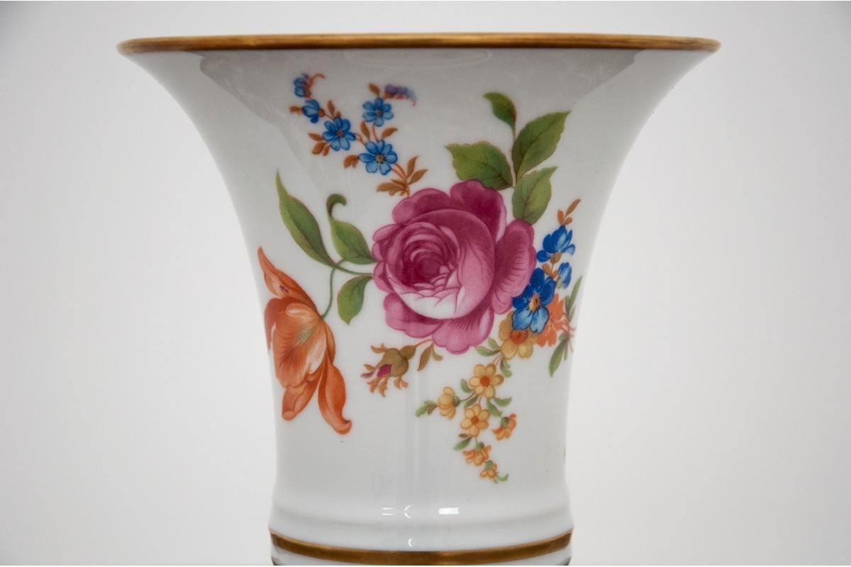 Rosenthal vase, 1935. 
Floral motif 
Excellent condition.