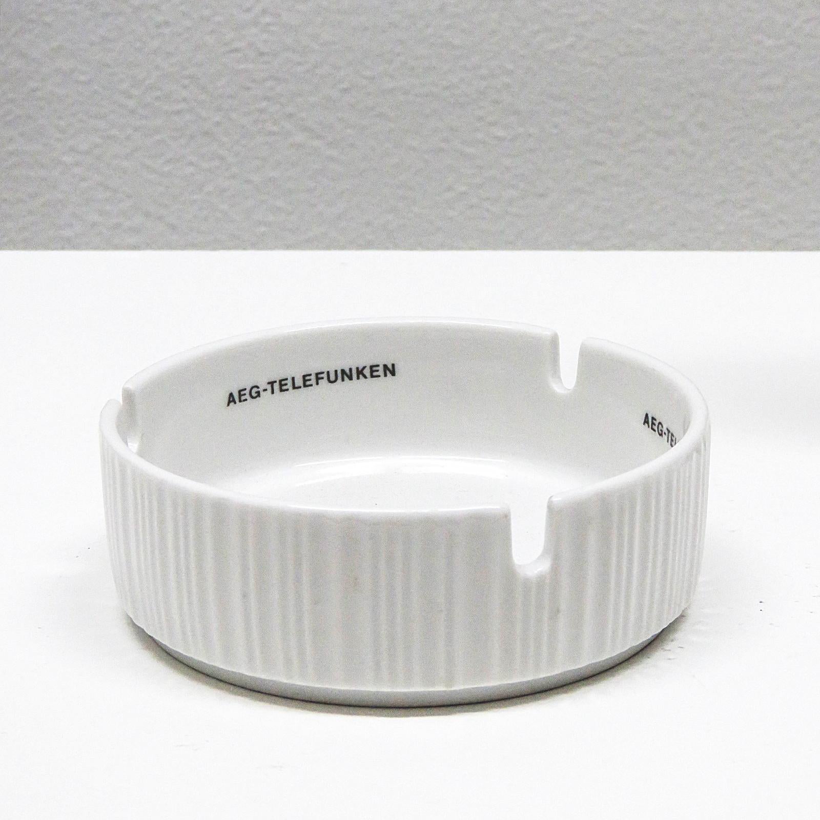 Rosenthal, Vase und Aschenbecher, 1960 im Zustand „Gut“ im Angebot in Los Angeles, CA