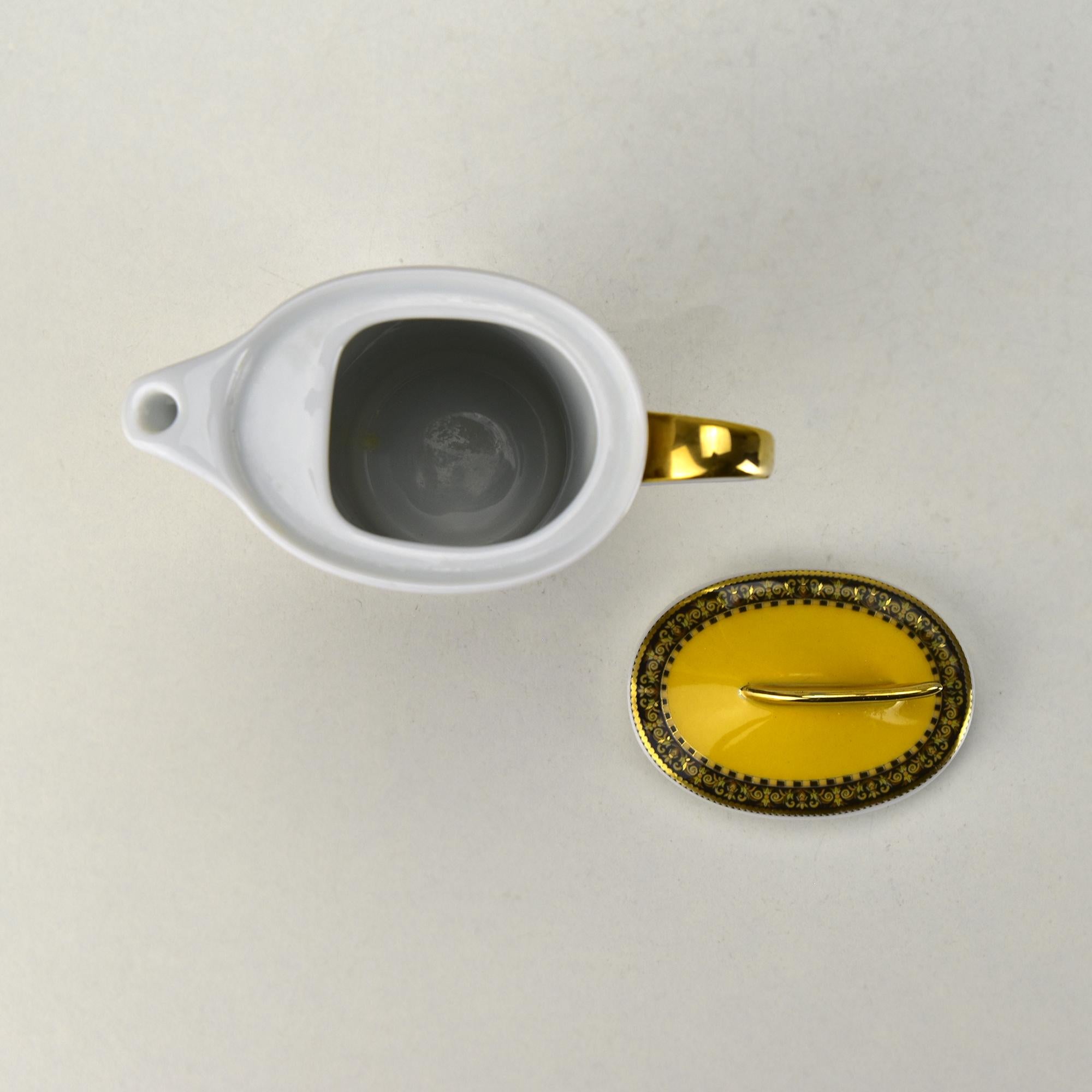 Rosenthal Versace “Barocco” Creamer / Milk Jug with Gold Accents In Good Condition For Sale In Bad Säckingen, DE