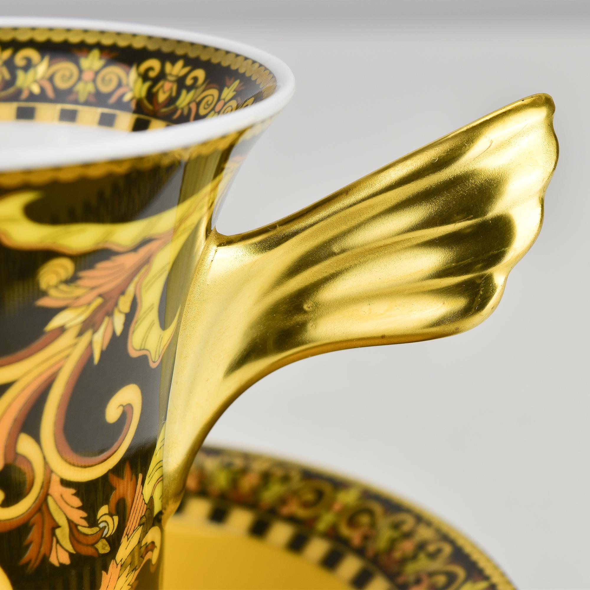 Rosenthal Versace Barocco Espresso Mocha Cup & Saucer Gold Paul Wunderlich (21. Jahrhundert und zeitgenössisch) im Angebot