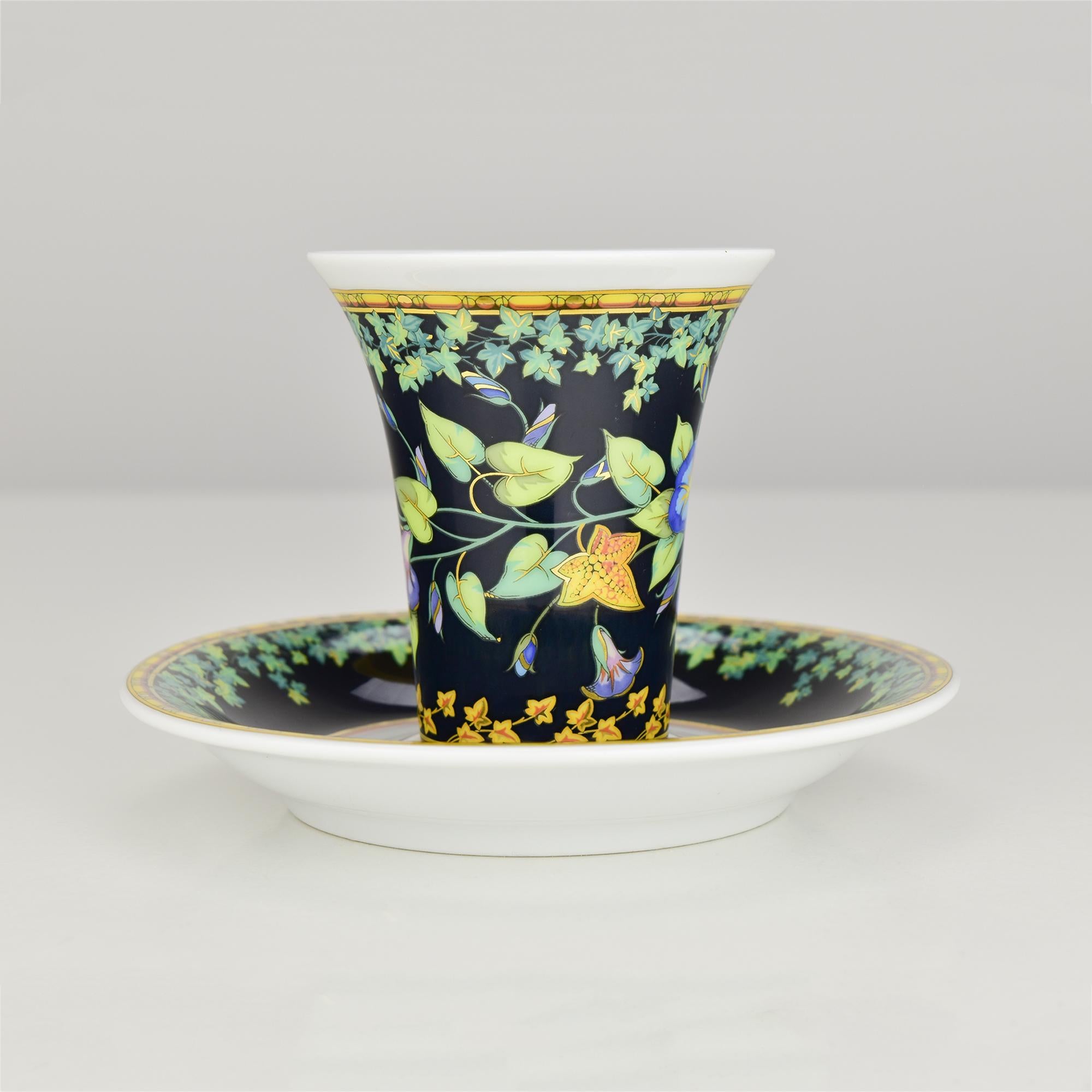 Rosenthal Versace Espresso Cup & Saucer “Gold Ivy” Form by Paul Wunderlich (Moderne) im Angebot