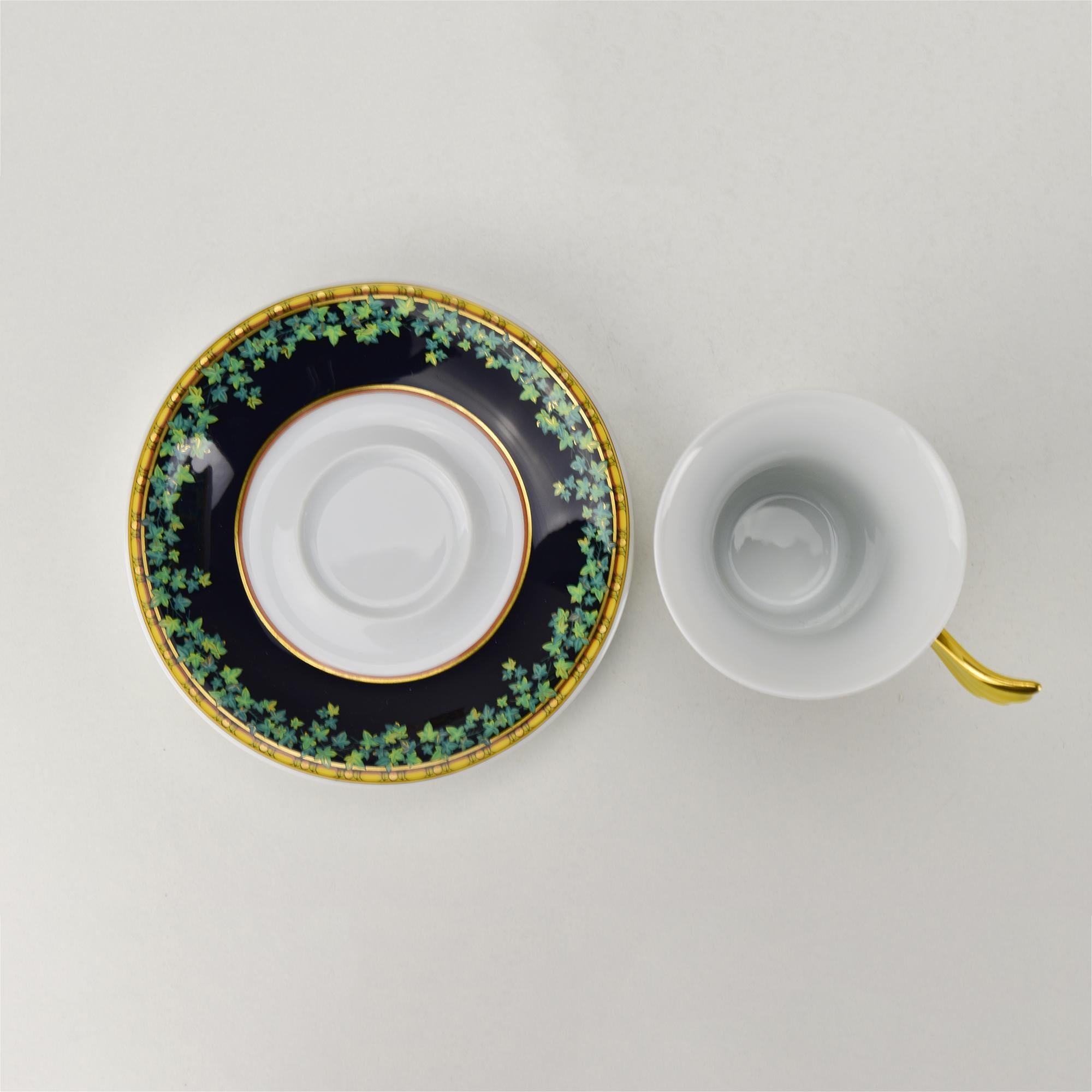 Rosenthal Versace Espresso Cup & Saucer “Gold Ivy” Form by Paul Wunderlich (Vergoldet) im Angebot