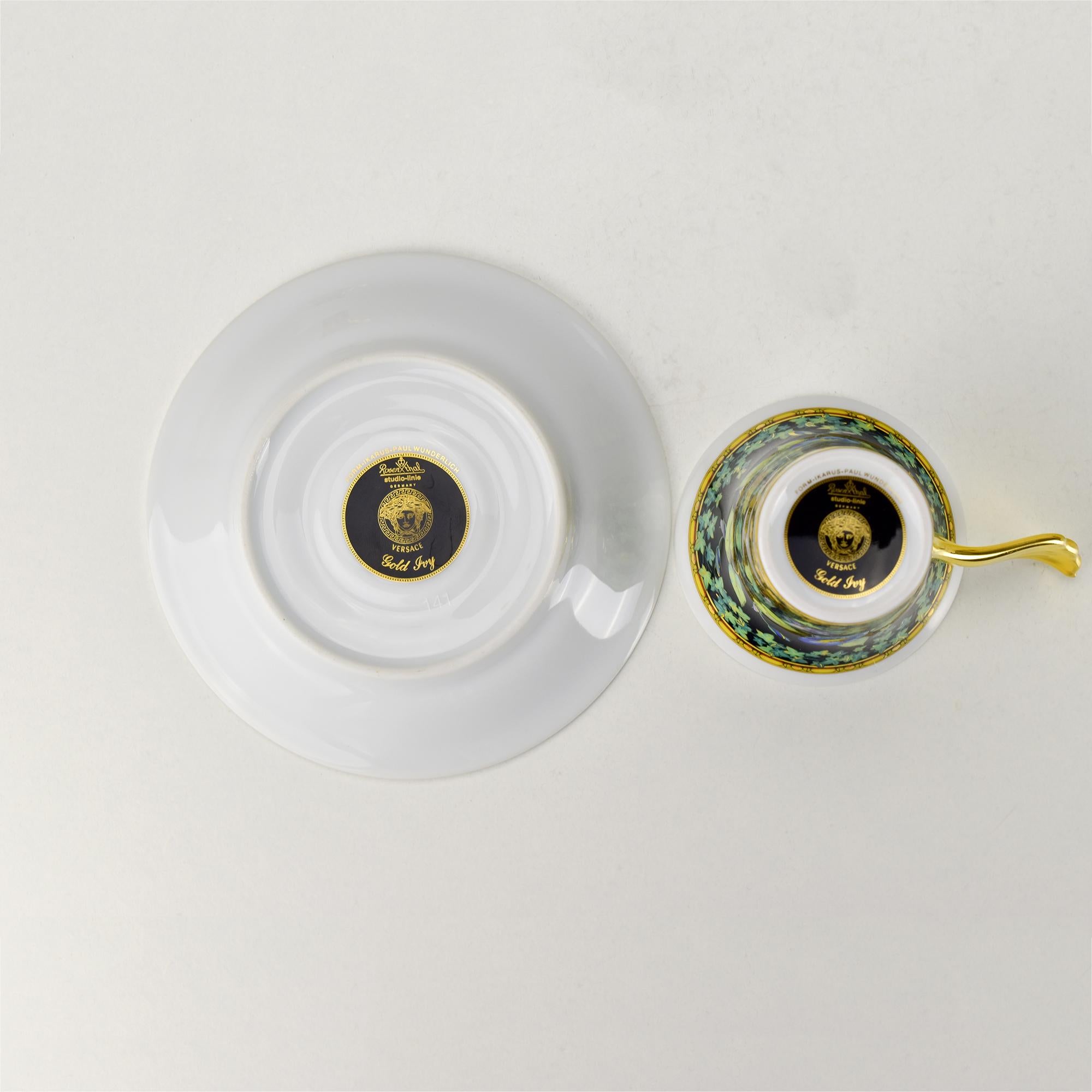 Rosenthal Versace Espresso Cup & Saucer “Gold Ivy” Form by Paul Wunderlich (21. Jahrhundert und zeitgenössisch) im Angebot