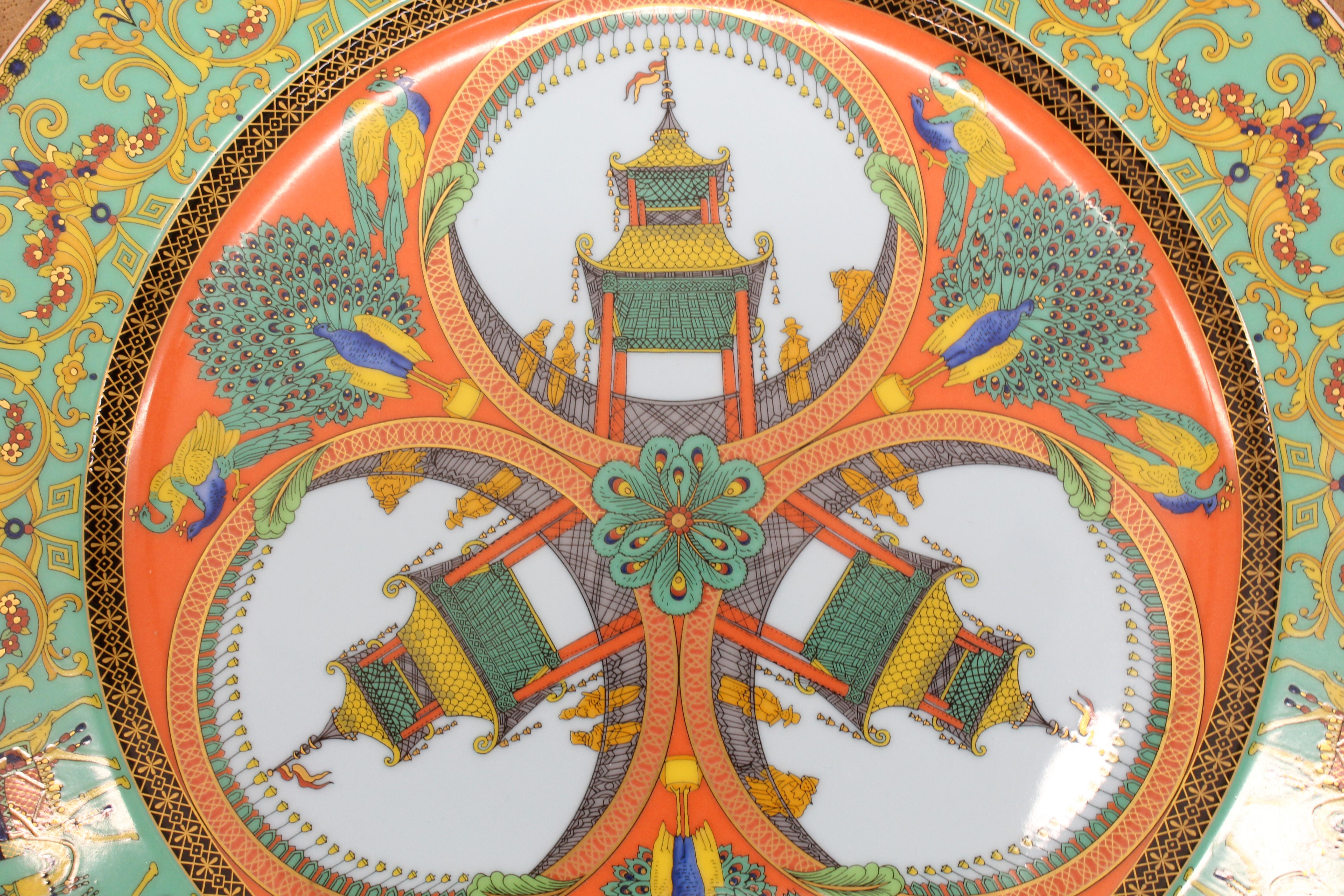 Rosenthal Versace Porcelain Charger Plate In Excellent Condition For Sale In Rockaway, NJ
