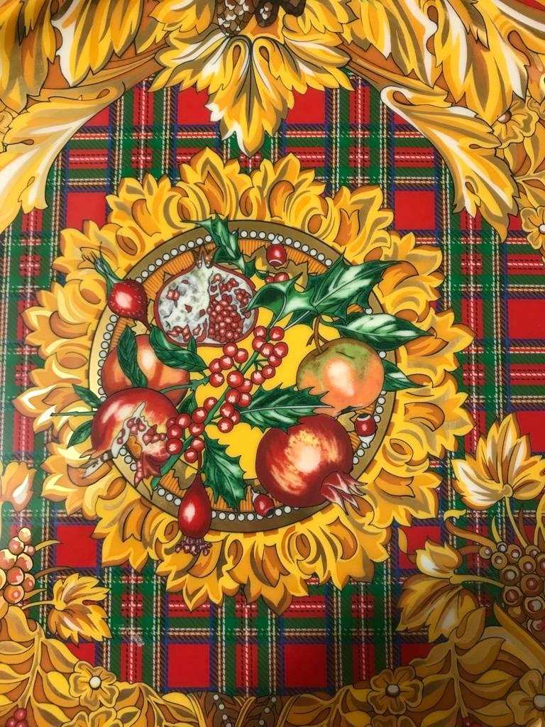 Rosenthal Versace Porcelain Charger Yuletide Cheer In Excellent Condition In North Bergen, NJ