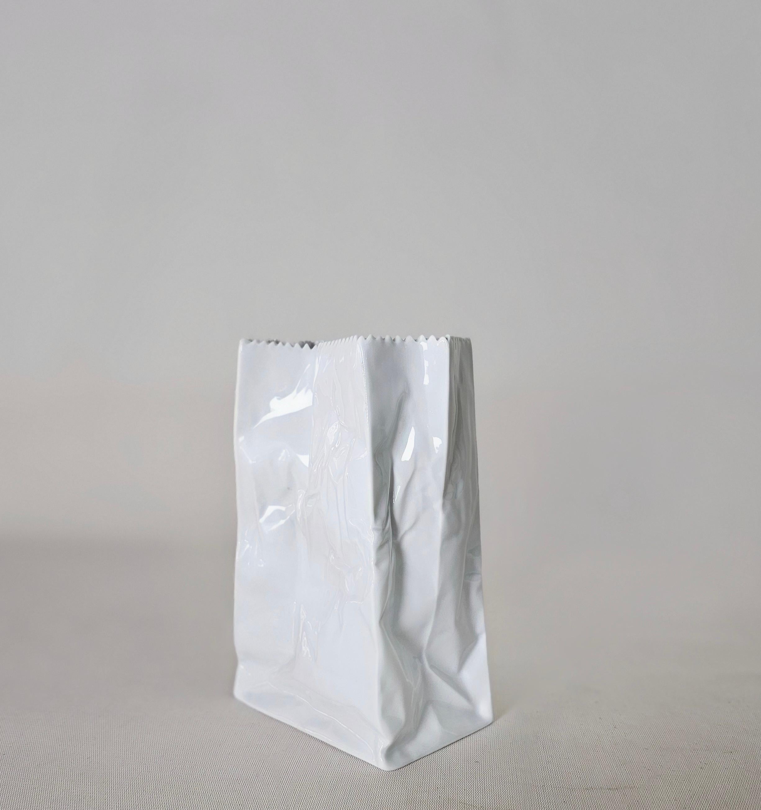 Allemand Rosenthal Tapio Wirkkala sculptural design en céramique blanche des années 1980 en vente