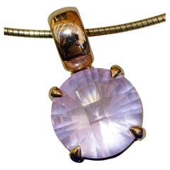 Colgante de Rosaquarzo macizo de 18 kt hecho a mano en Italia