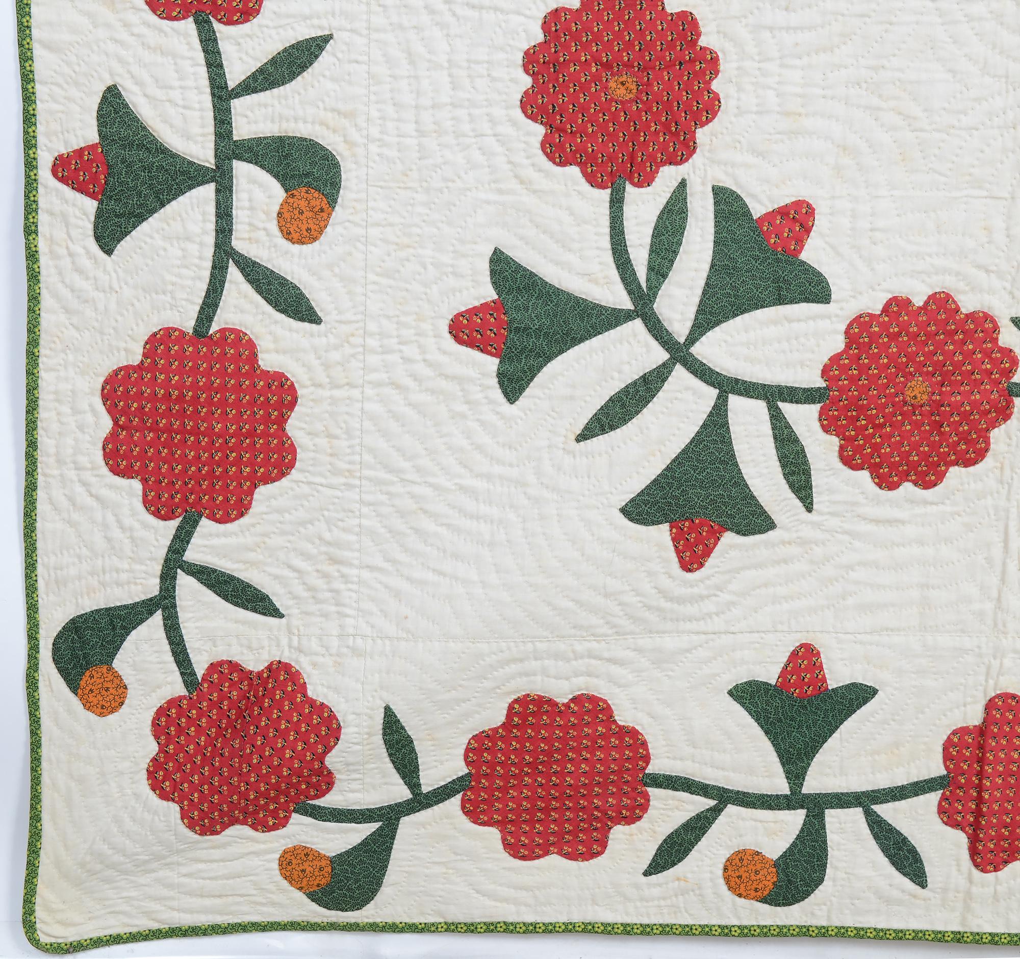 Roses and Bells Quilt In Good Condition For Sale In Darnestown, MD
