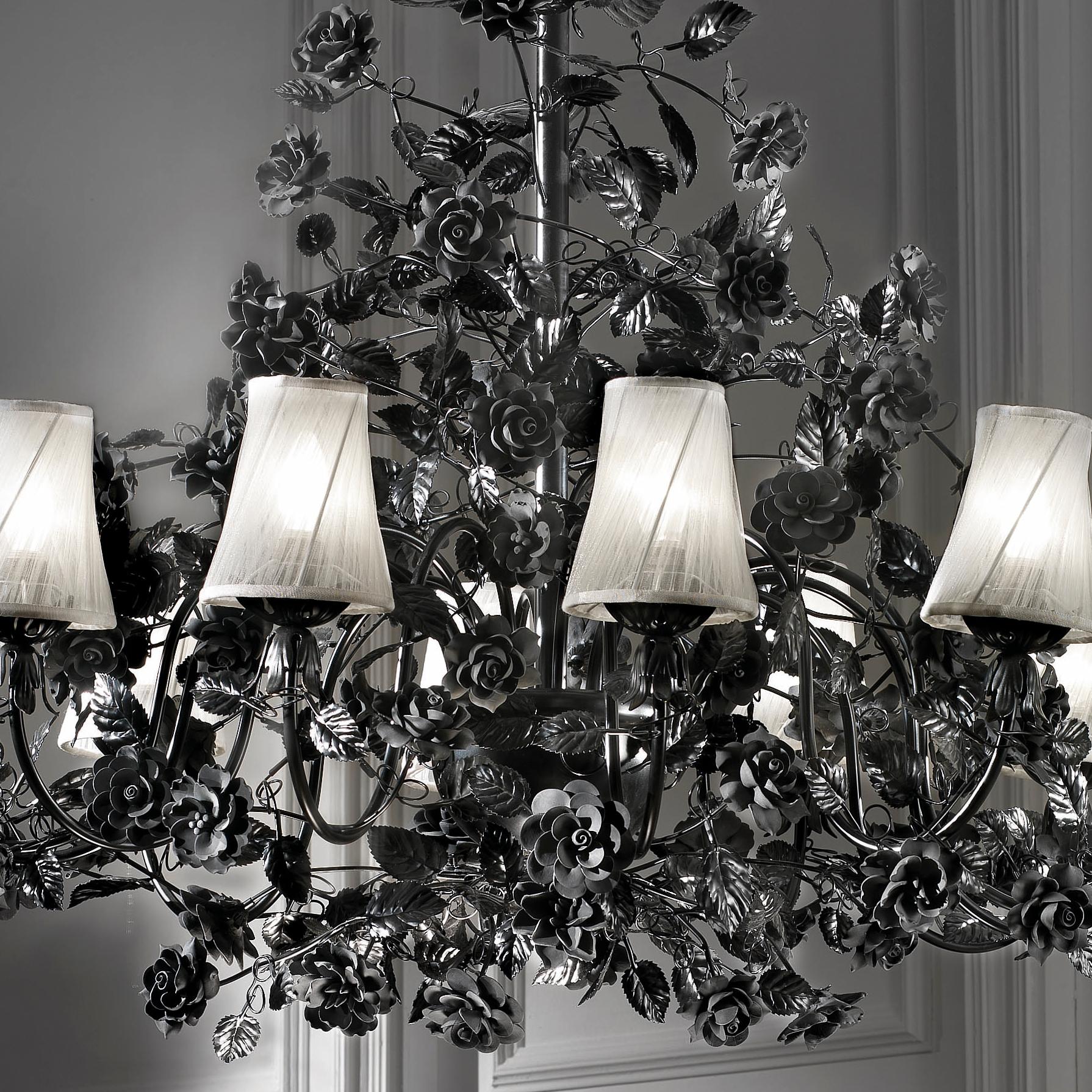 Dipinto a mano Lampadario a 12 luci Roses in vendita