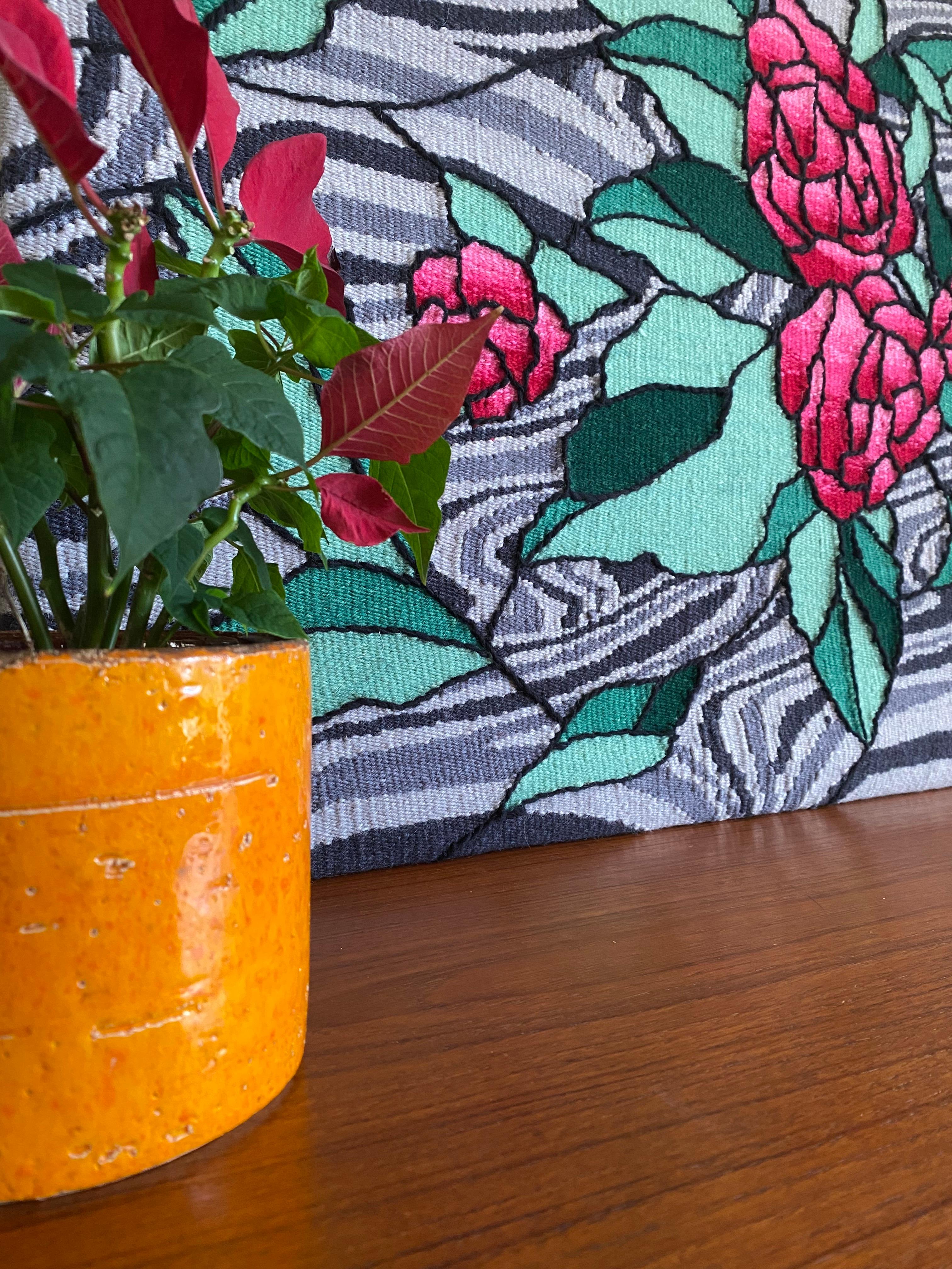 Américain Tapisserie de roses sur fond psychédélique en vente