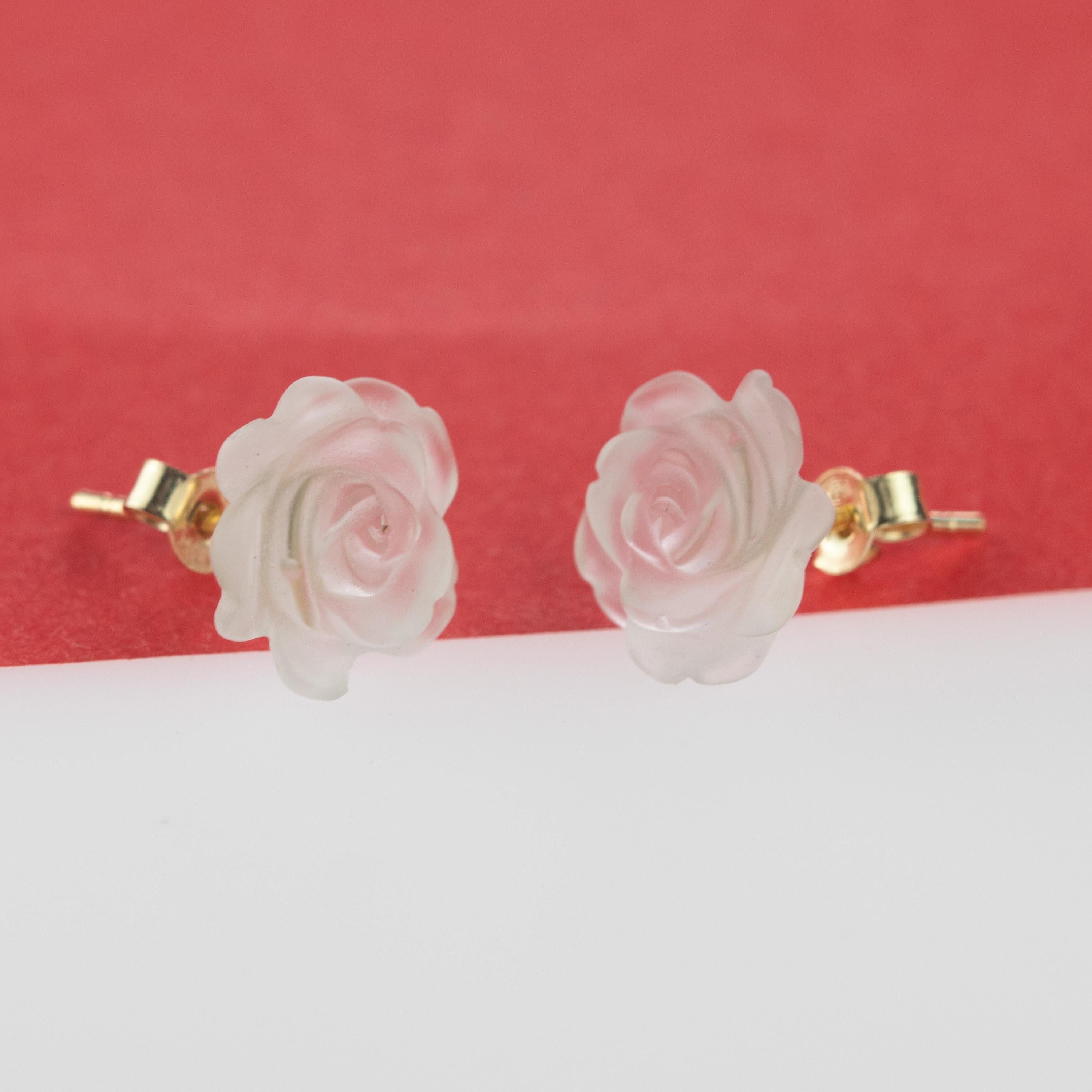 Roses Rock Crystal Carved 14 Karat Gold Stud Handmade Italian Earrings In New Condition For Sale In Milano, IT