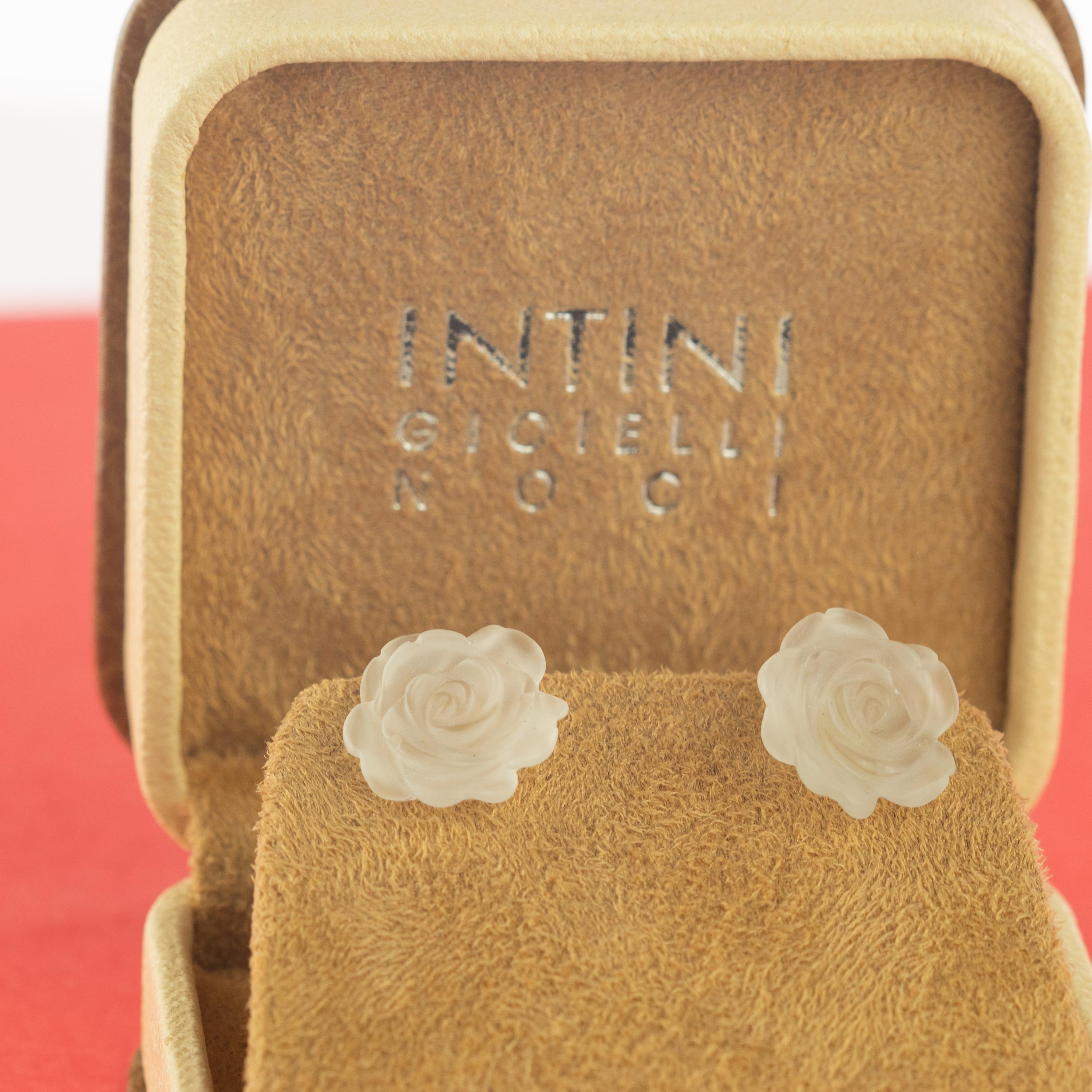 Roses Rock Crystal Carved 14 Karat Gold Stud Handmade Italian Earrings For Sale 1