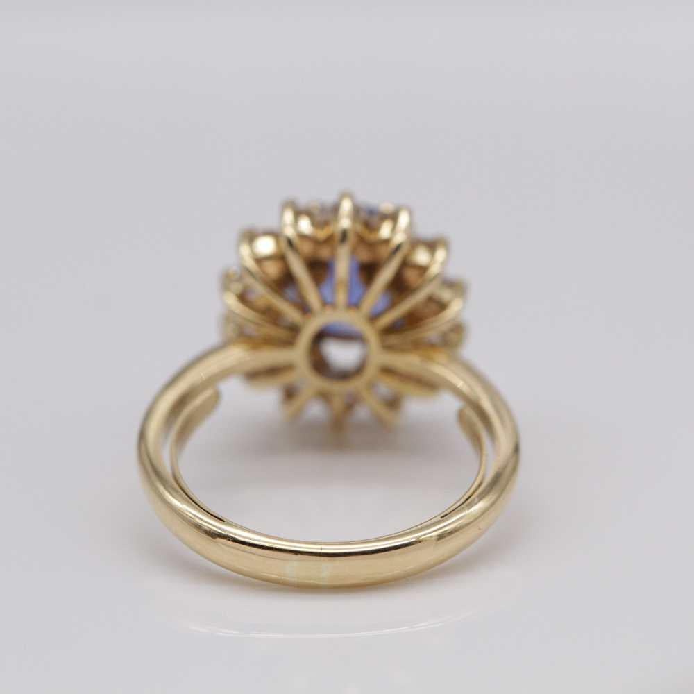 Taglio brillante Anello Rosetta con zaffiro e diamante in vendita