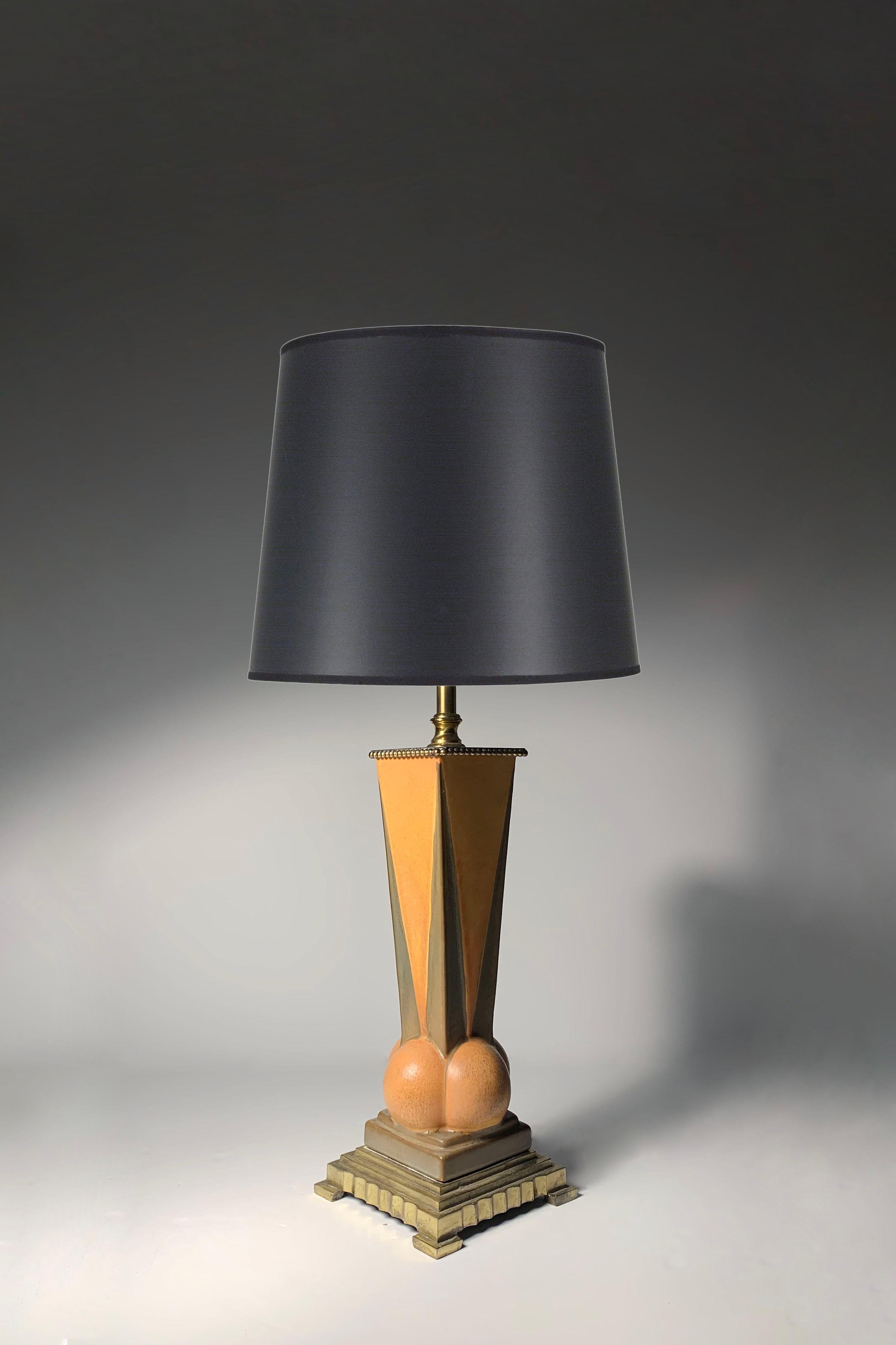 Art Déco Roseville Art Pottery Lampada con vaso Futura in stile Art Deco di Frank Ferrell in vendita