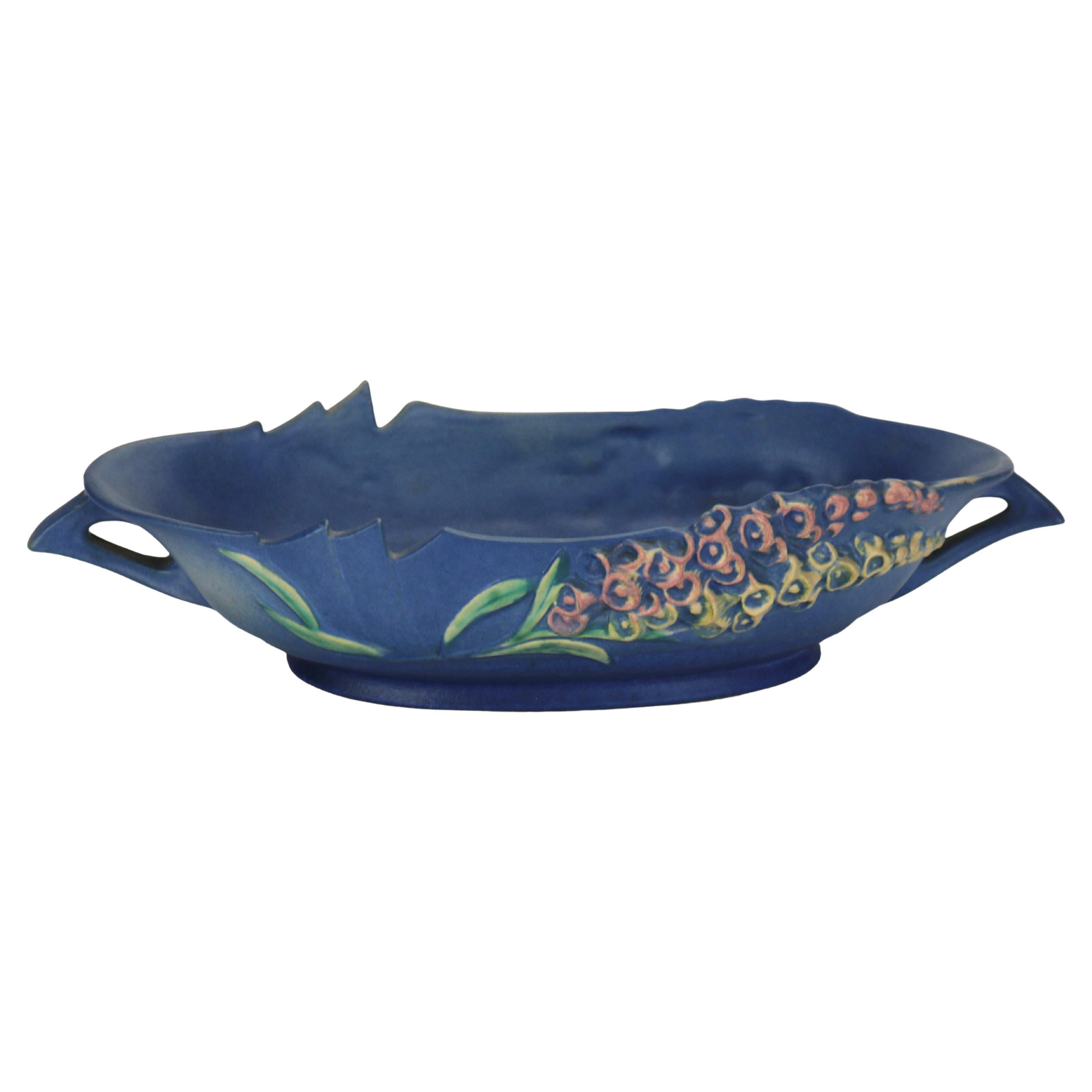 Roseville Art Pottery Cuenco consola azul con dibujo de dedalera mediados del siglo XX