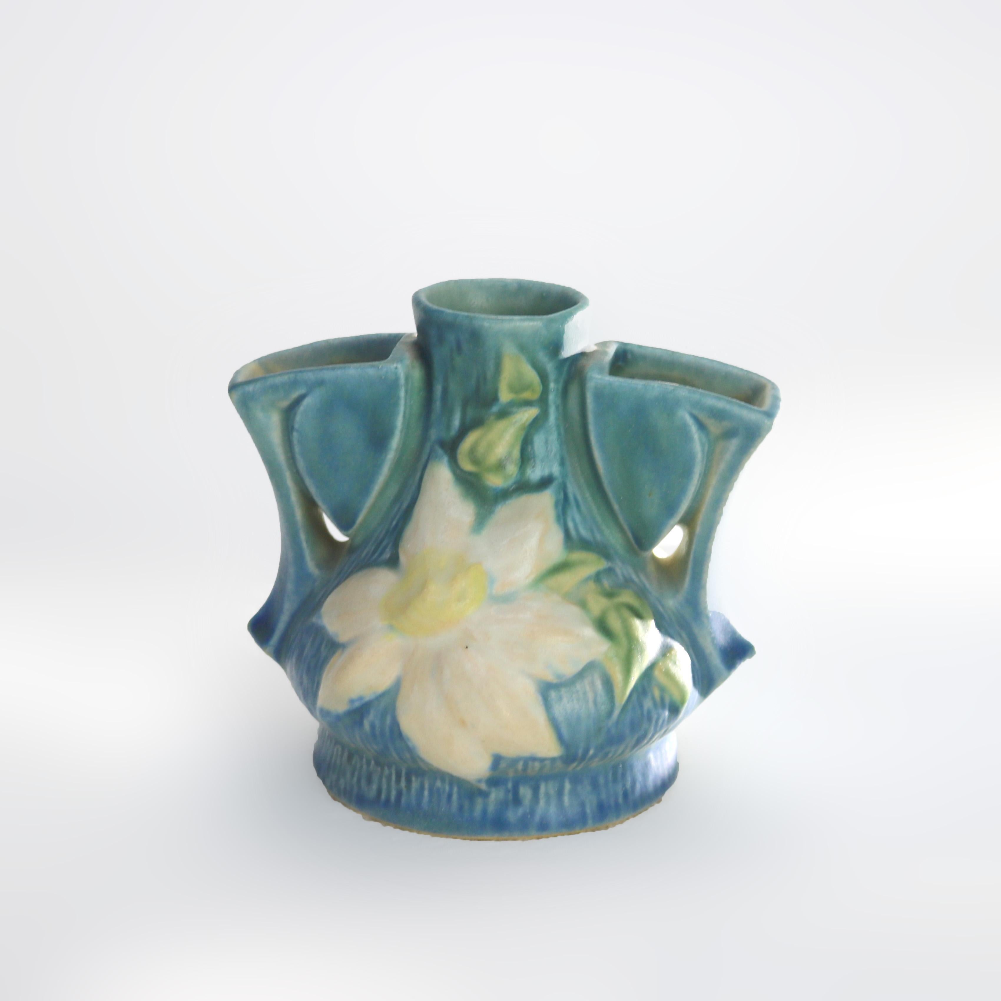 Blauer Blumenfrosch aus Roseville-Kunstkeramik mit Clematis-Muster aus der Mitte des 20. Jahrhunderts im Angebot 4