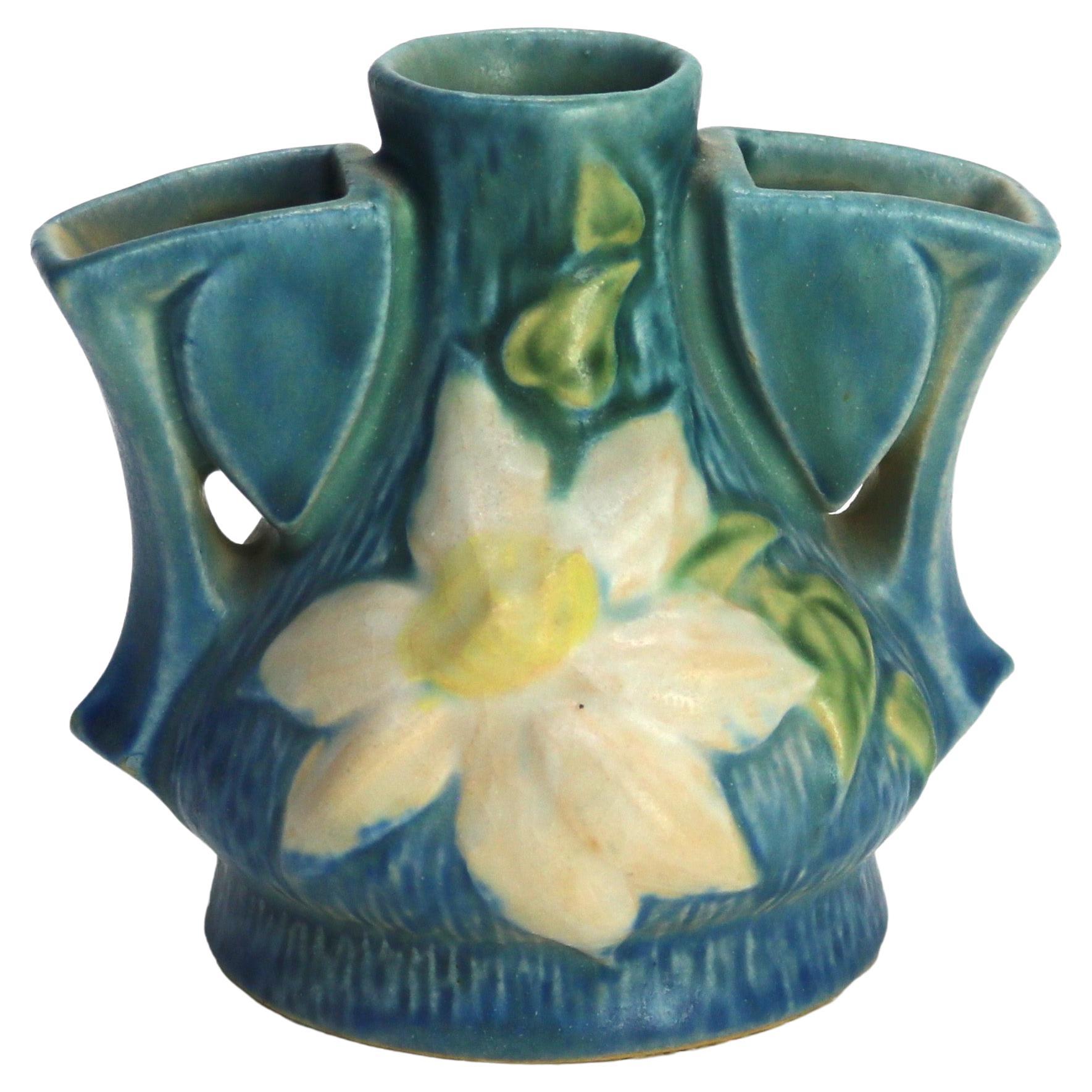Roseville Art Pottery Rana a fiori blu con motivo Clematis Metà del XX secolo