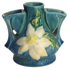 Roseville Art Pottery Rana a fiori blu con motivo Clematis Metà del XX secolo