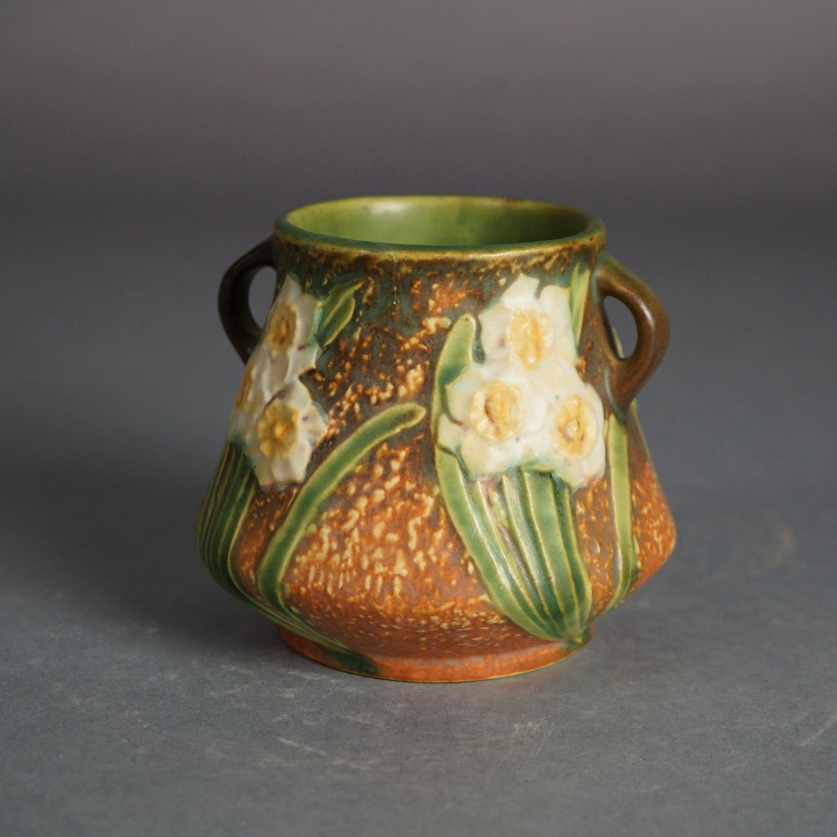 Roseville Art Pottery Vase With Jonquil Pattern 1930 In Good Condition In Big Flats, NY