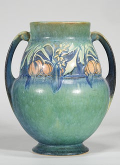 Roseville Baneda Grüne Vase mit doppeltem Henkel, 1932 American Art Pottery