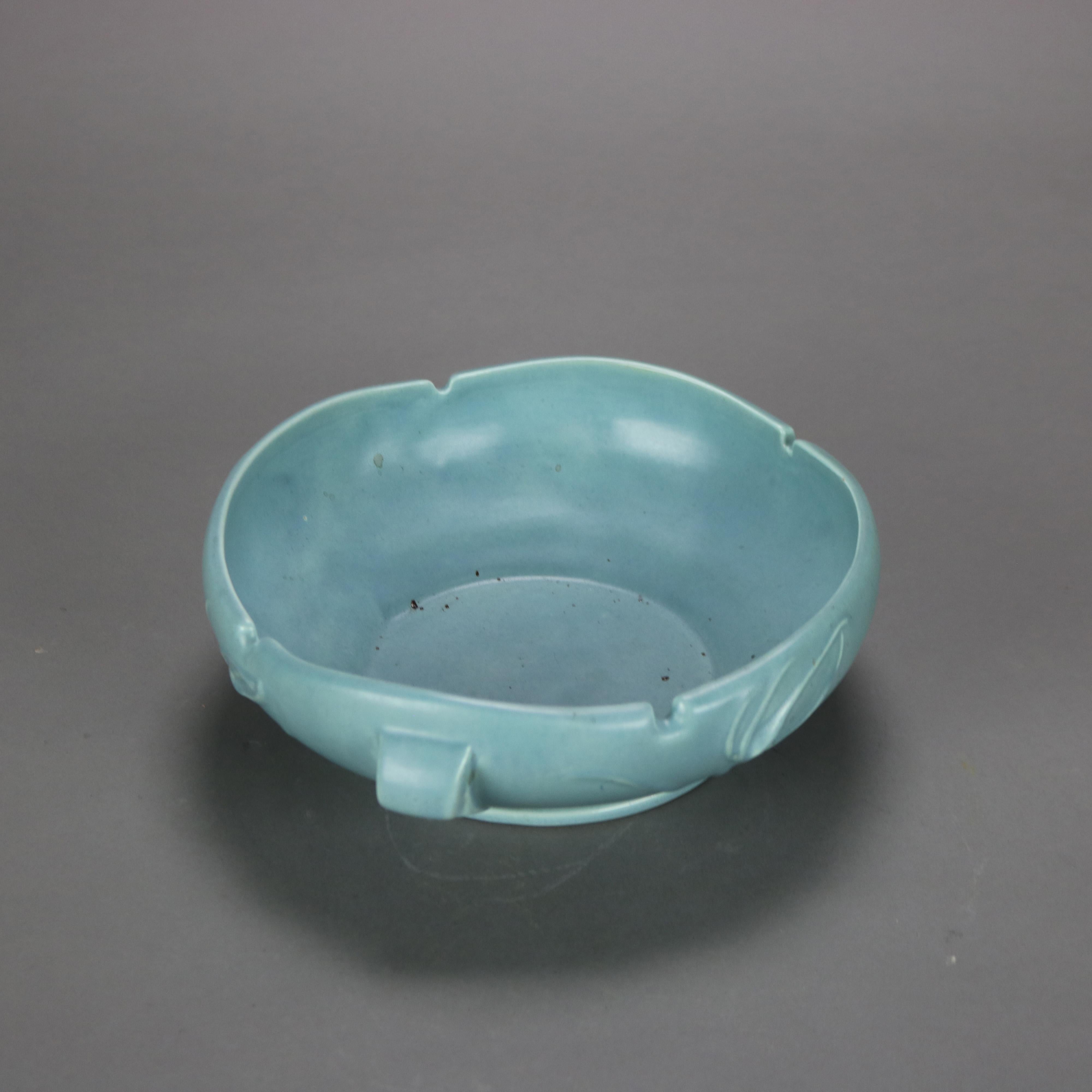 Terracotta Roseville Pottery, ciotola in ceramica artistica blu con motivo Teasel, metà del XX secolo in vendita