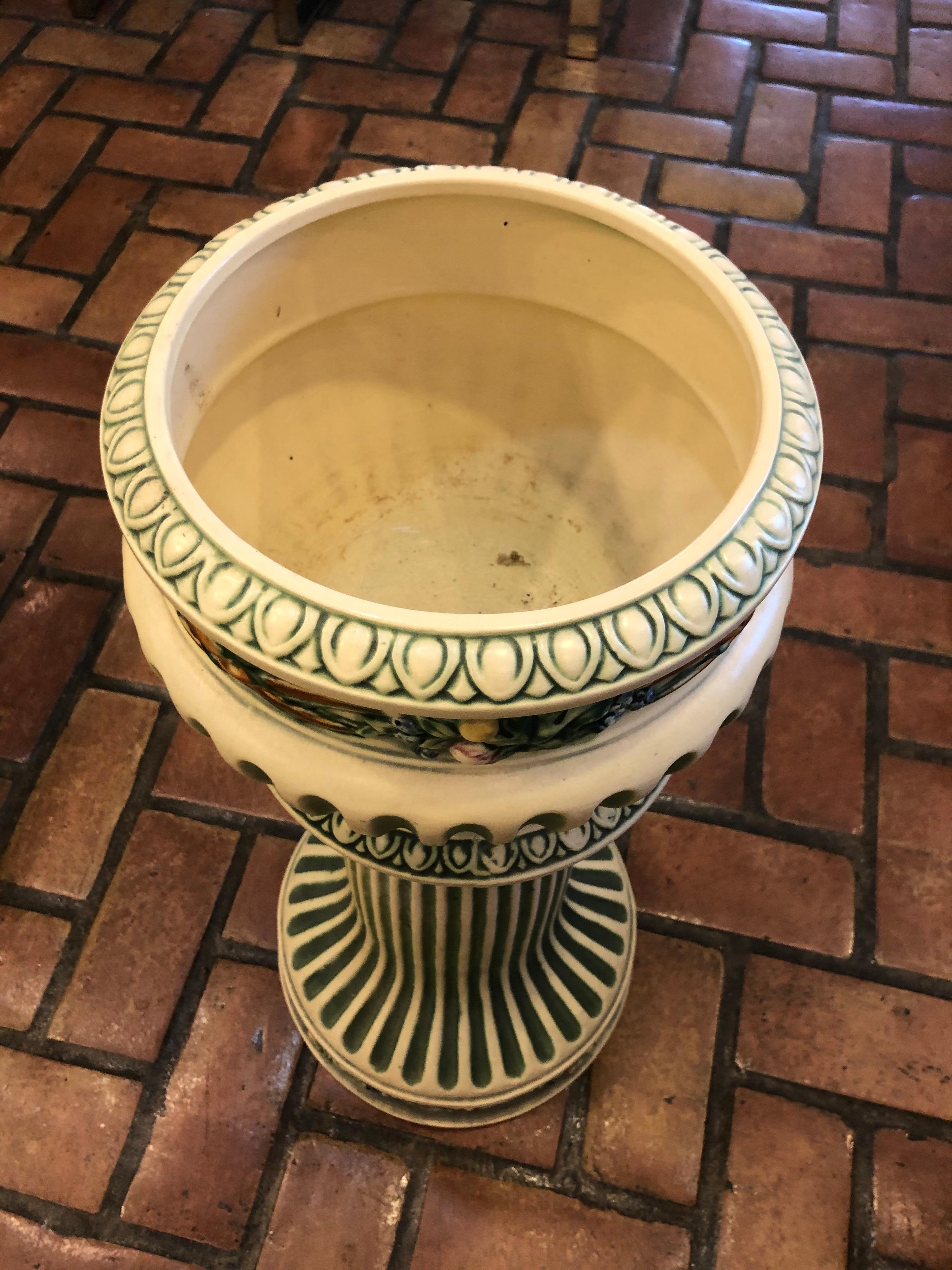 Roseville Corinthian Pattern Jardinière and Matching Pedestal In Good Condition In Redding, CT