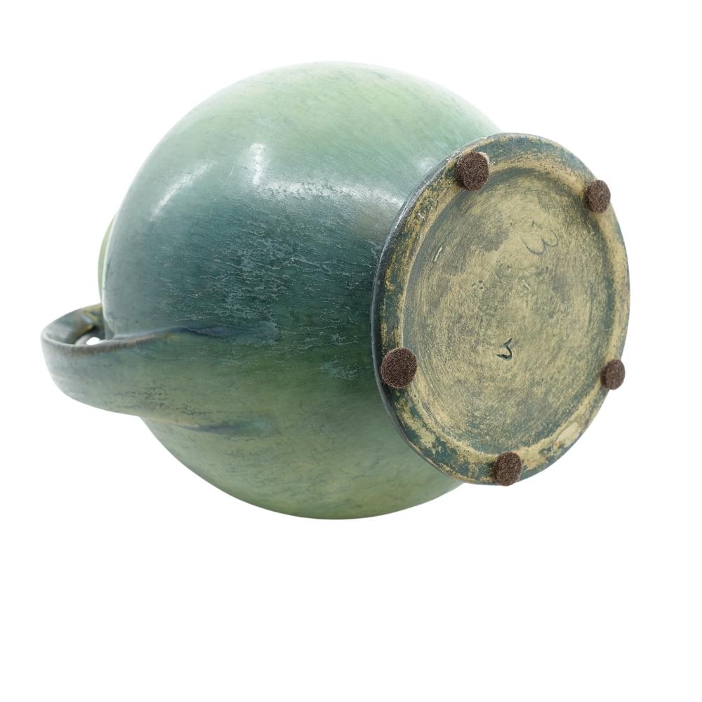 Vase de la poterie d'art américaine Baneda 626-7 Roseville à double poignée verte 1932 Bon état - En vente à Cathedral City, CA
