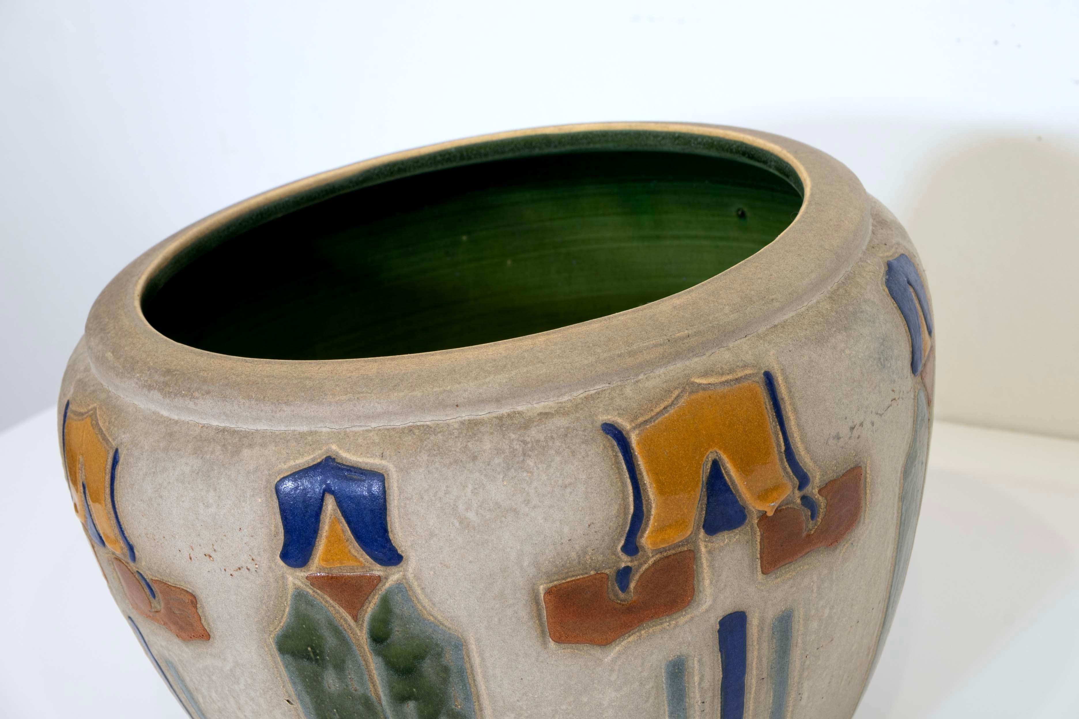 Roseville Set of 7 Ceramic Mostique Vessels Arts & Crafts Early 20th Century In Good Condition For Sale In Keego Harbor, MI