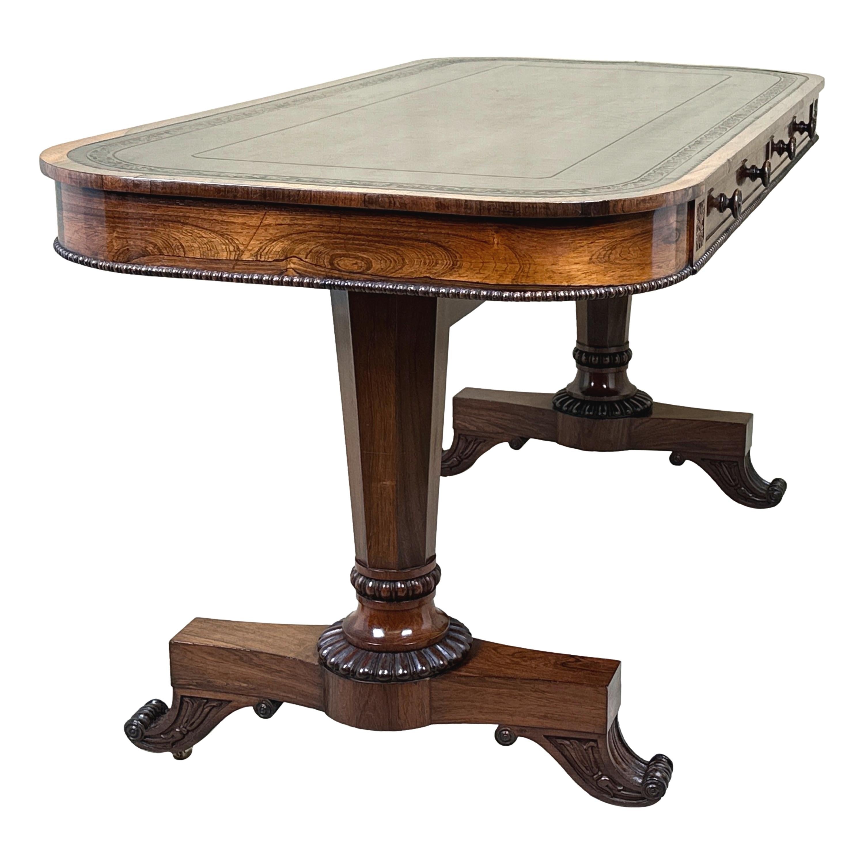 Table d'écriture en bois de rose du 19ème siècle en vente 2