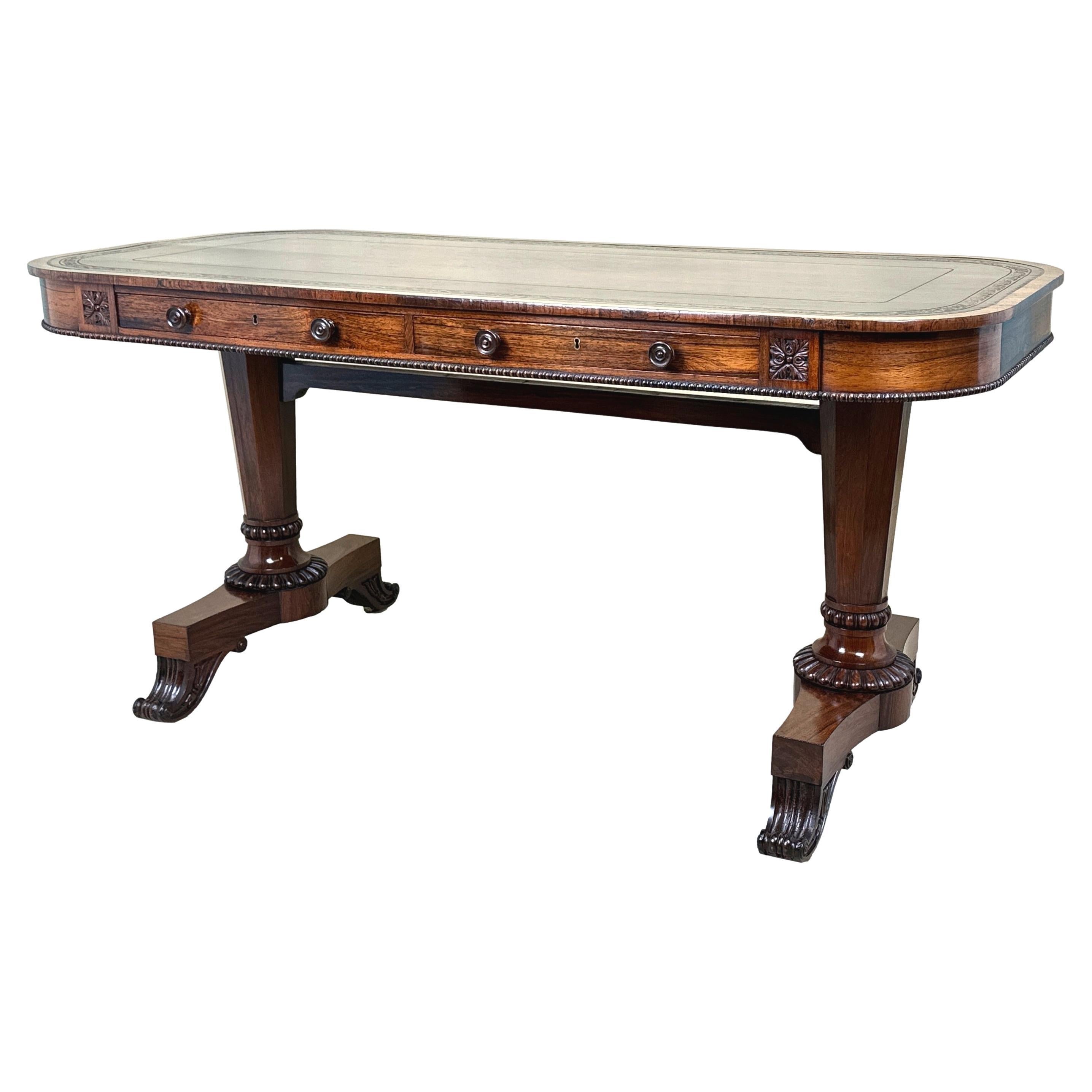 Table d'écriture en bois de rose du 19ème siècle en vente