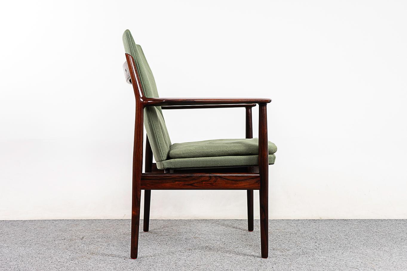 Rosewood 341 Lounge Chair by Arne Vodder For Sale 1