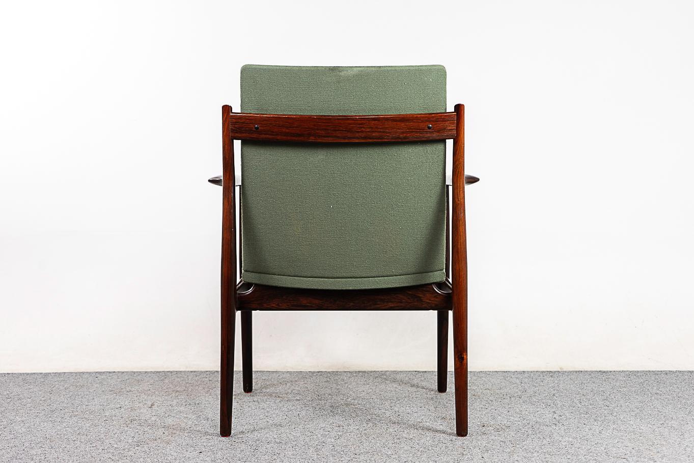 Rosewood 341 Lounge Chair by Arne Vodder For Sale 2