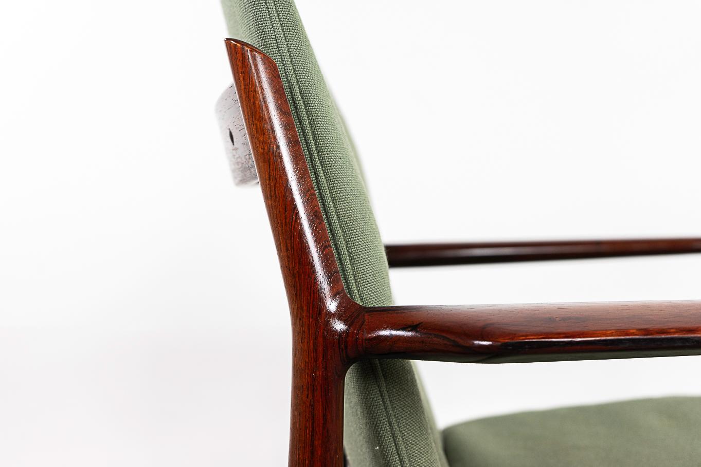 Rosewood 341 Lounge Chair by Arne Vodder For Sale 3