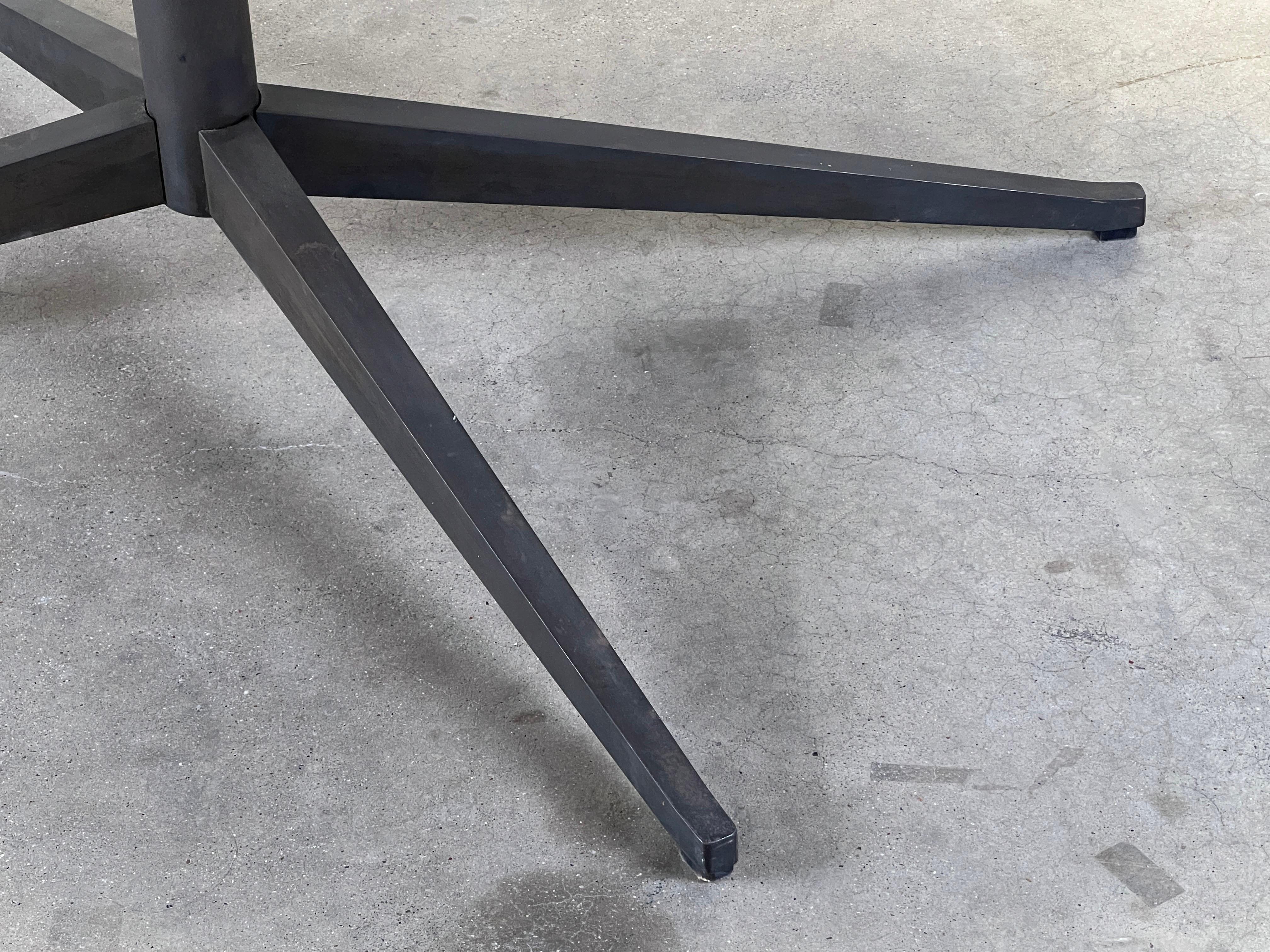 Table à manger ovale / bureau en bois de rose et bronze Florence Knoll en vente 8