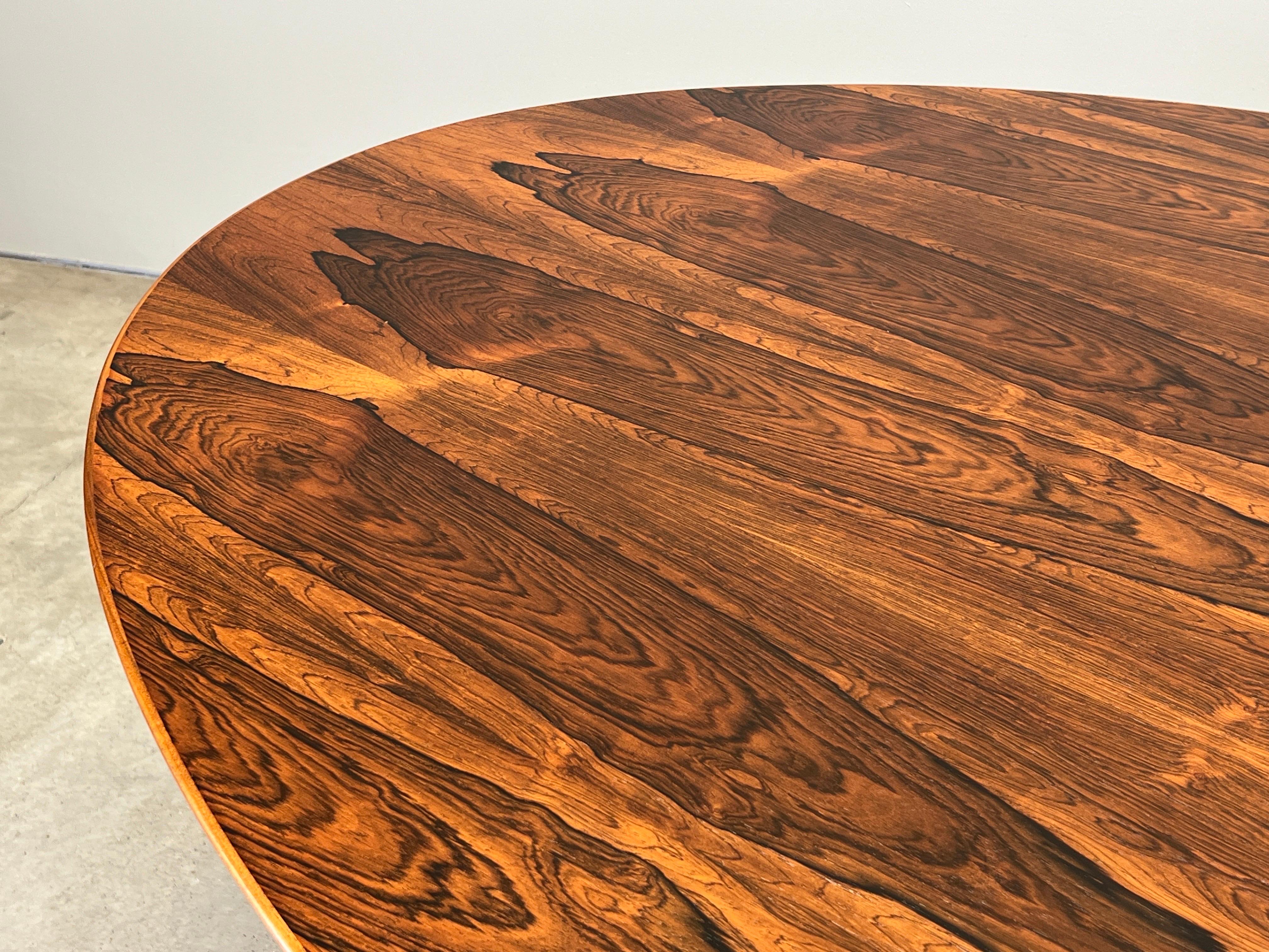 Table à manger ovale / bureau en bois de rose et bronze Florence Knoll en vente 11