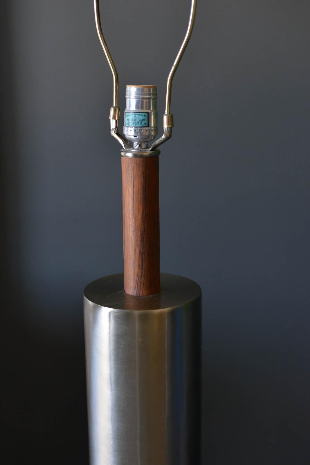 Rosewood and Brushed Aluminium Cylinder Table Lamp by Laurel, circa 1970 For Sale 3