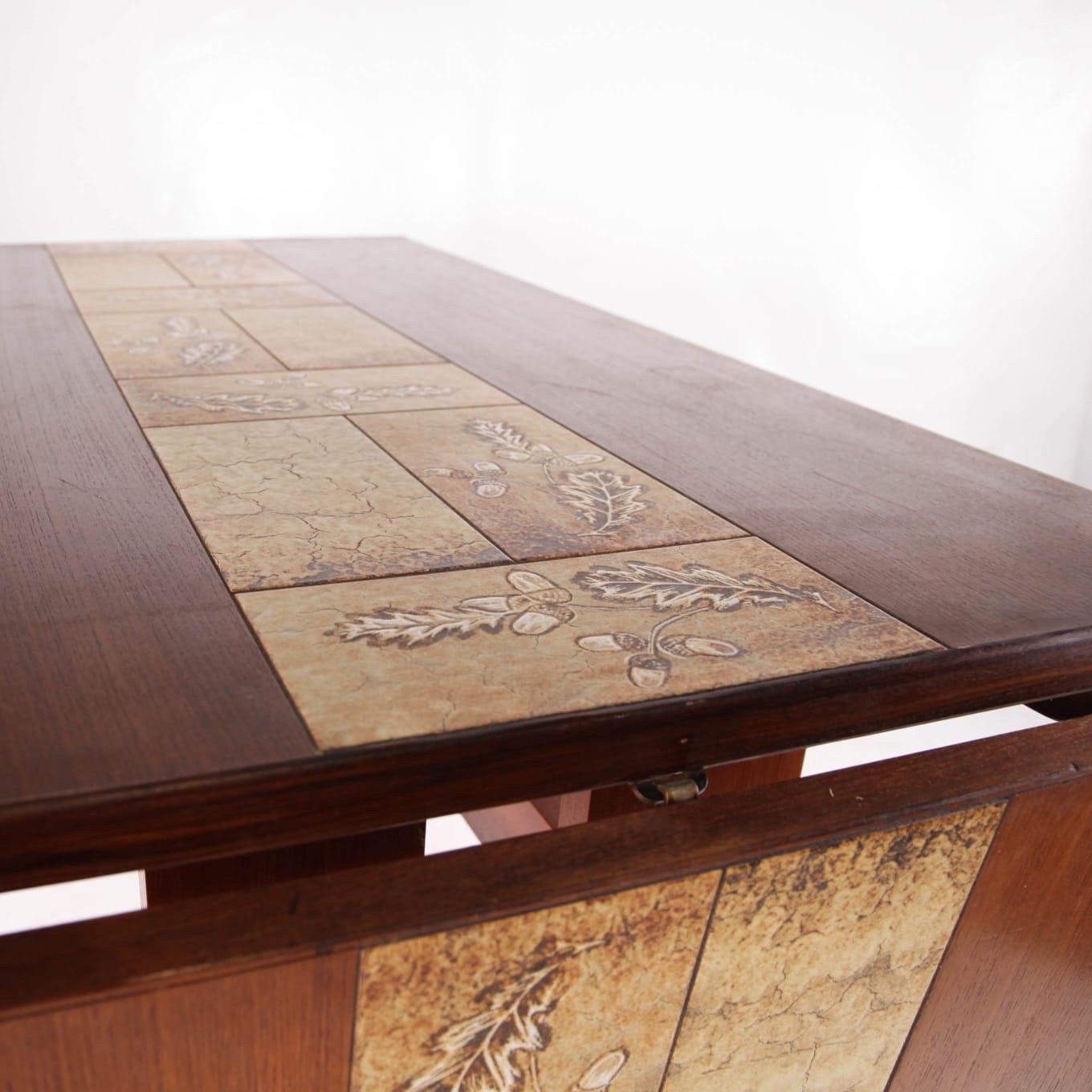 Table de salle à manger à rallonge en palissandre et céramique en vente 7