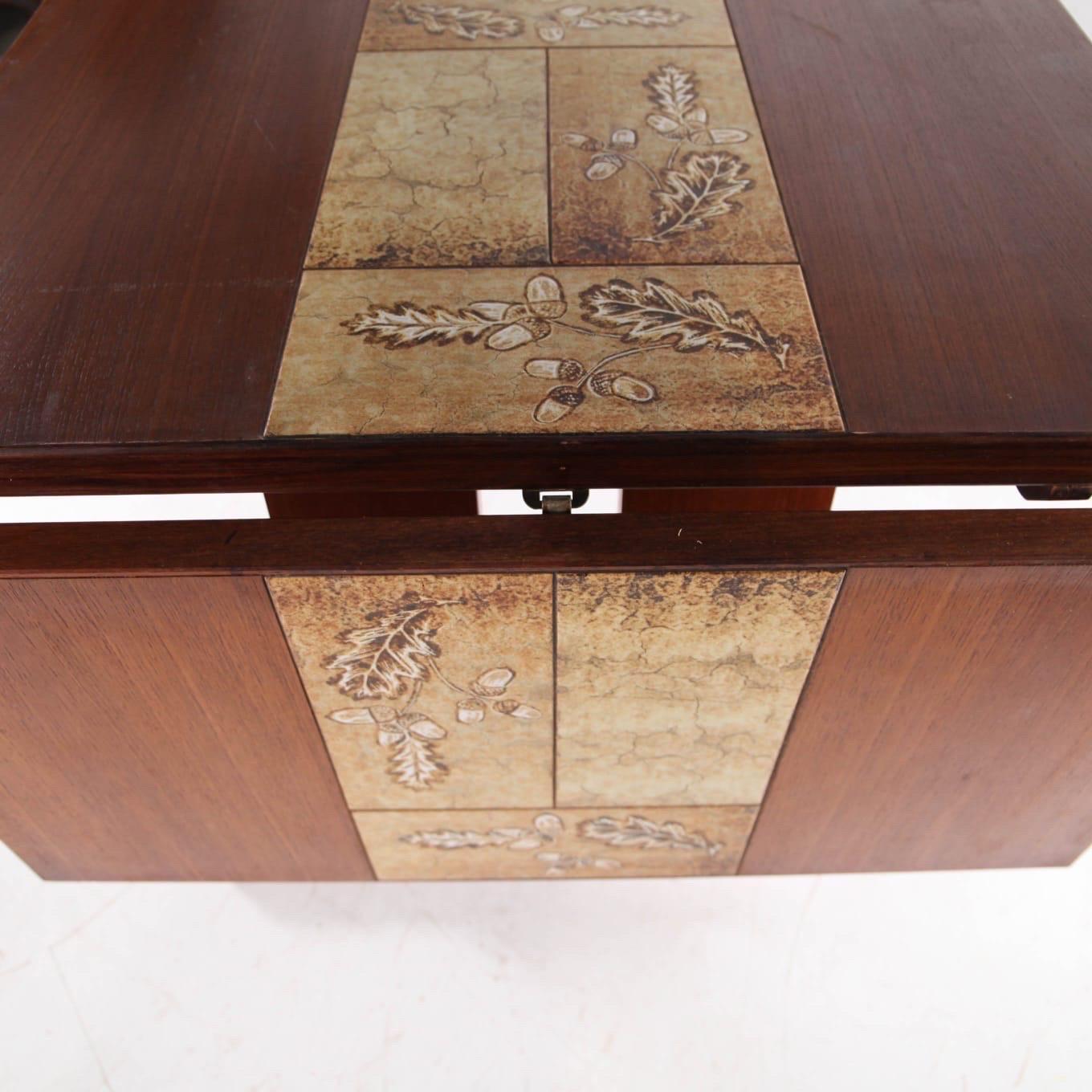 Table de salle à manger à rallonge en palissandre et céramique en vente 1