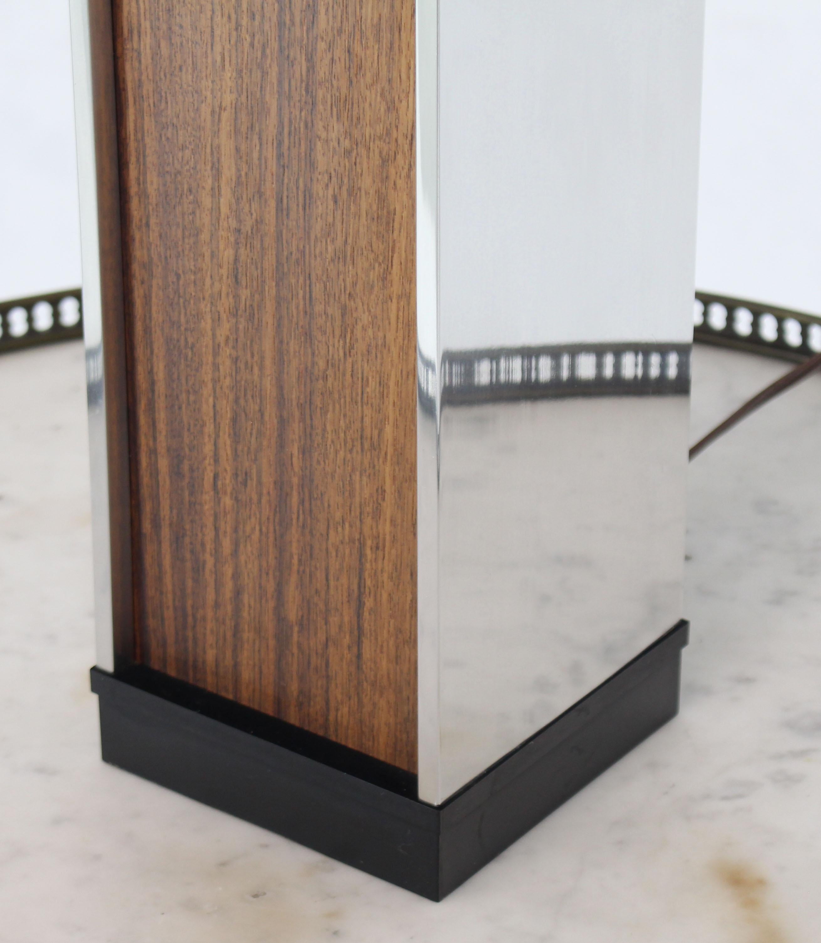 Polished Rosewood and Chrome Square Pedestal Shape Table Lamp For Sale