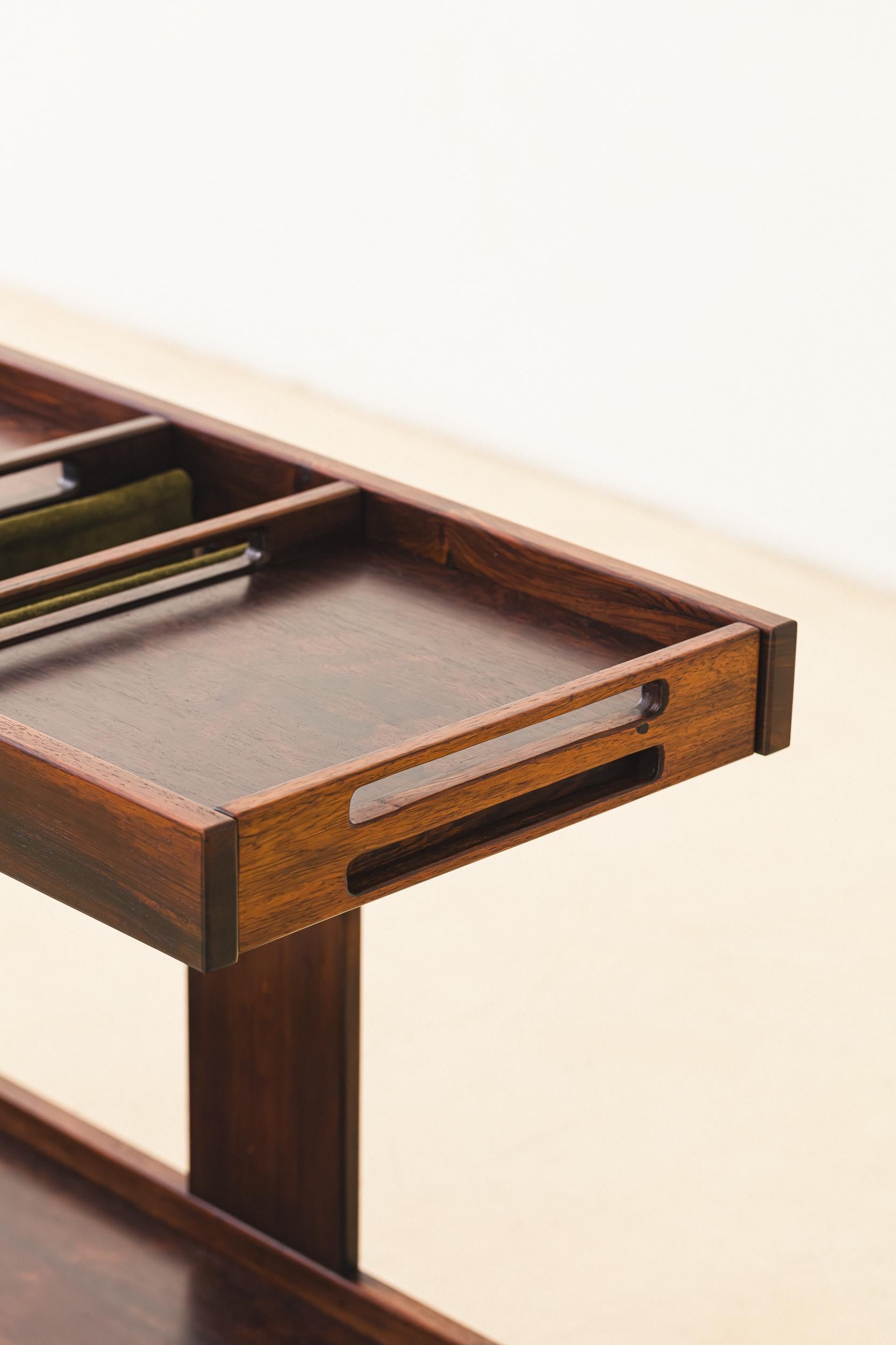 Rosewood and Formica Bar Cart, Celina Decorações, 1960s, Brazilian Midcentury 8