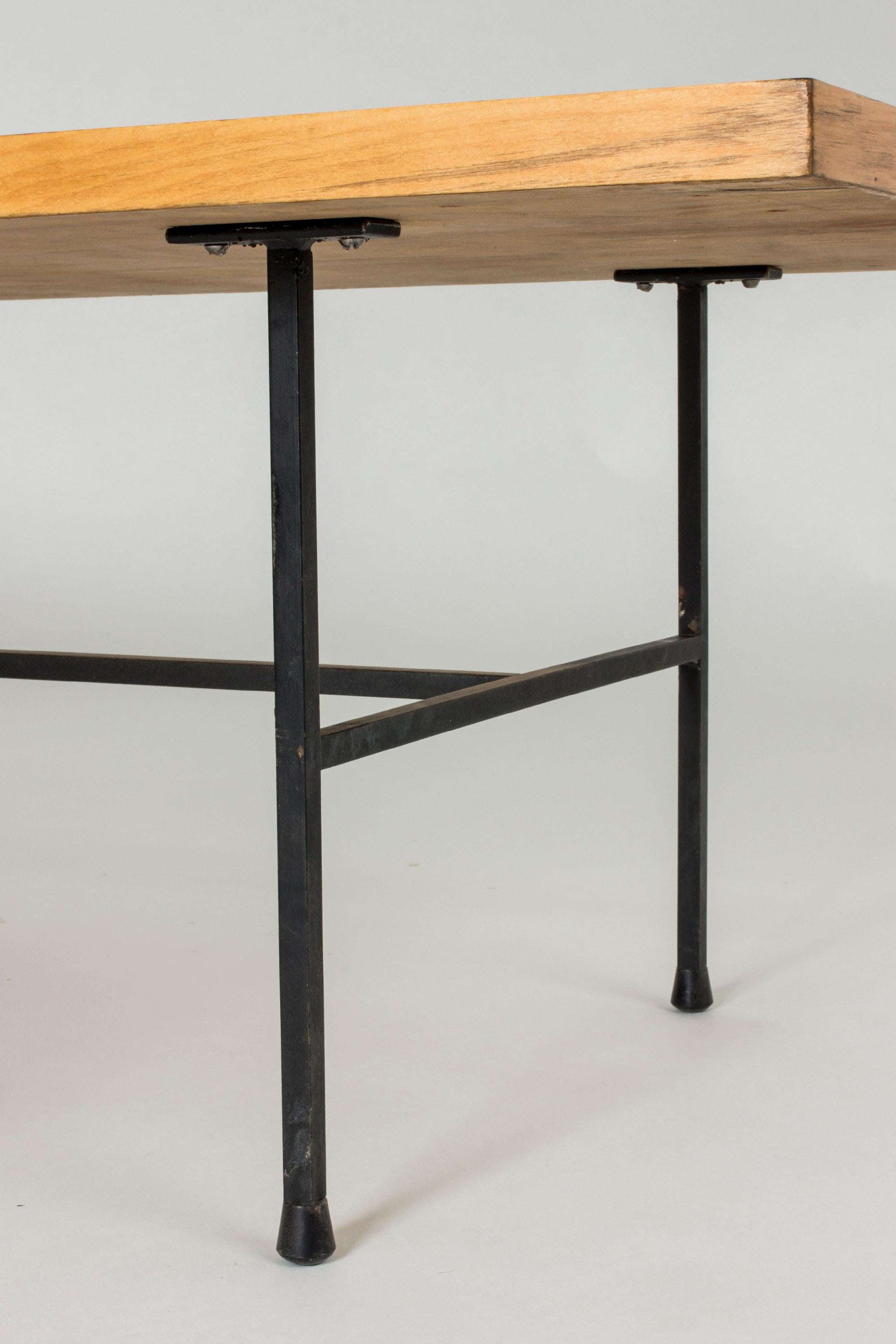 Table basse en bois de rose et bois incrusté de Tapio Wirkkala pour Asko Bon état - En vente à Stockholm, SE